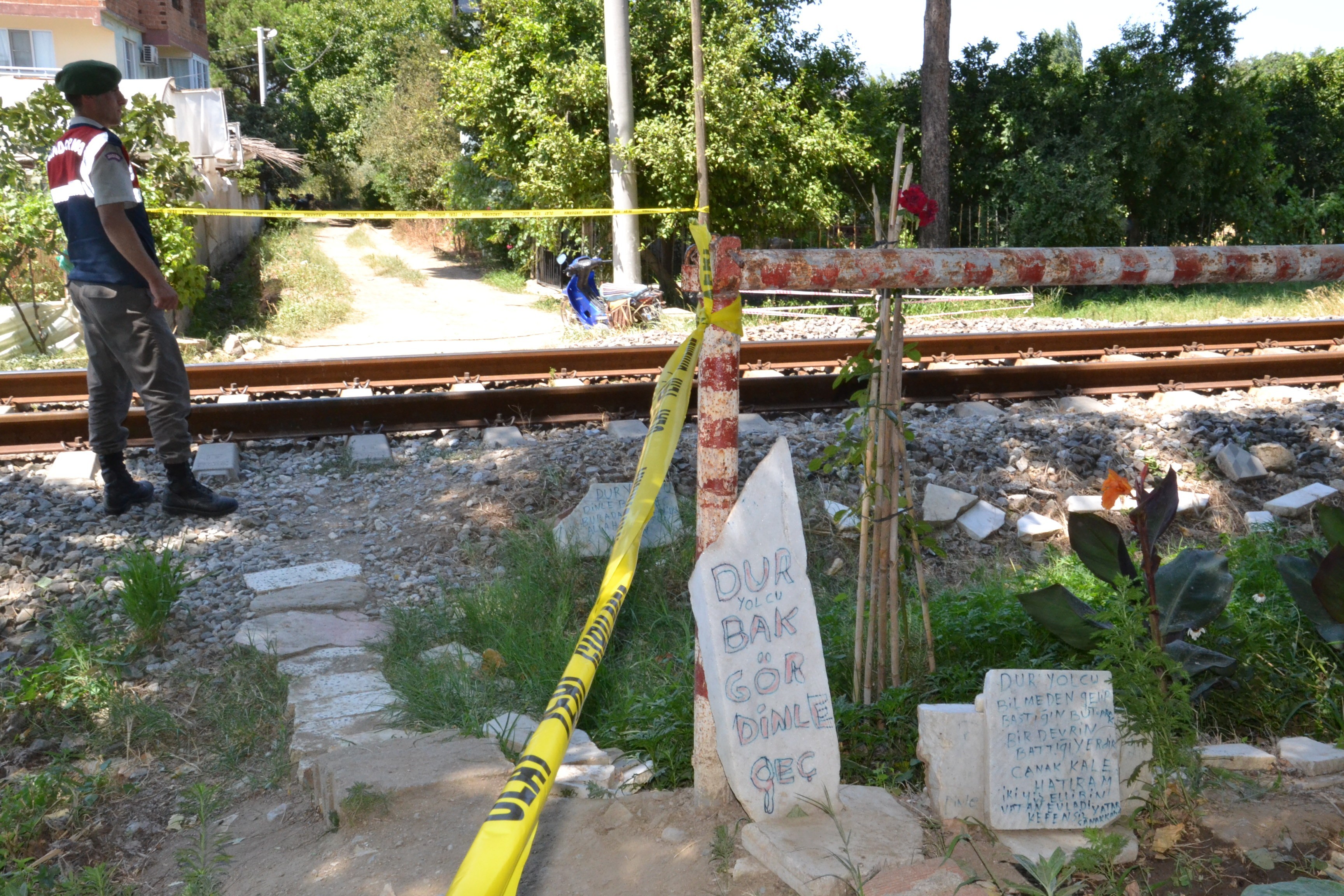 Treni fark etmeyen şahıs ağır yaralandı