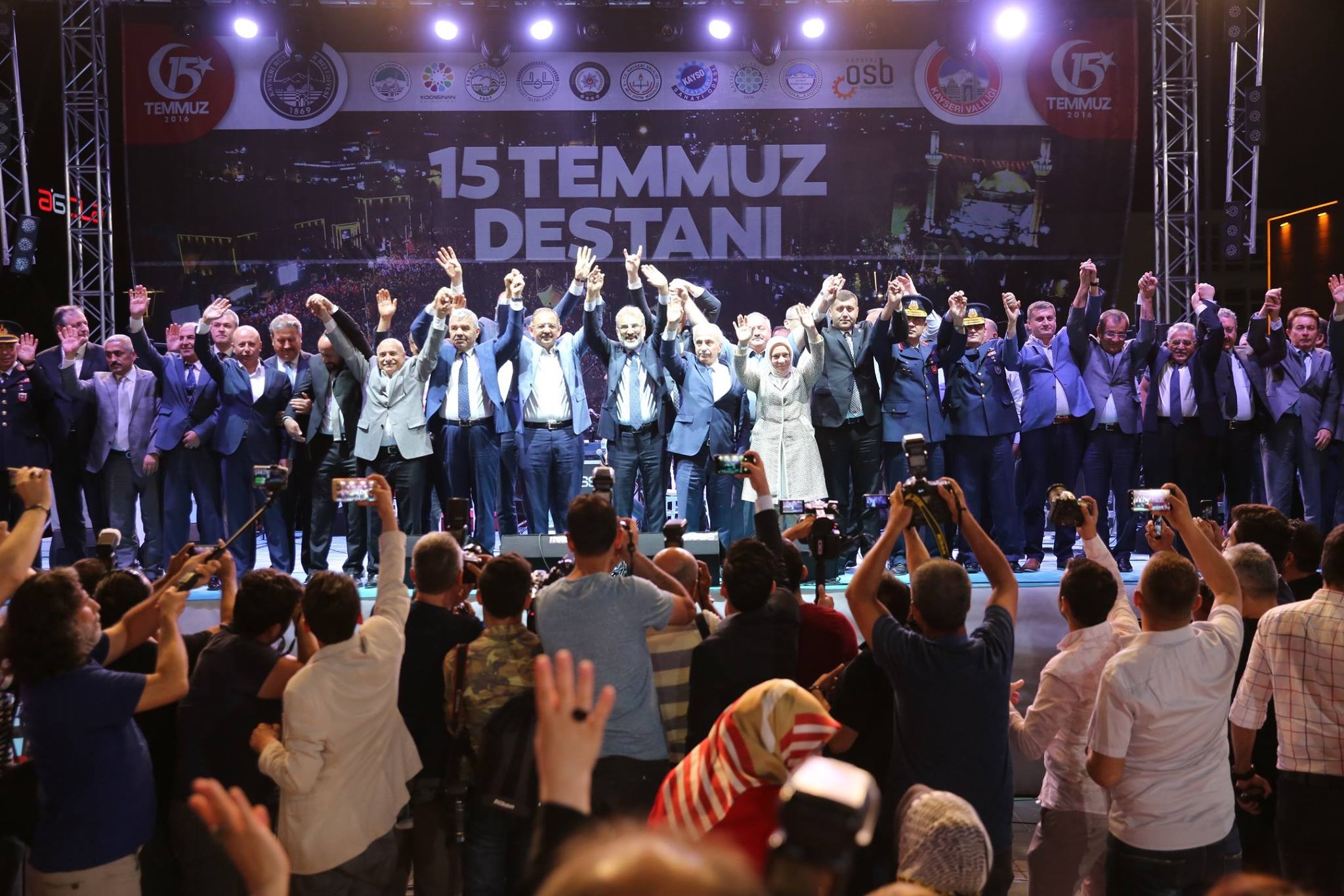 Büyükkılıç, “Milletimiz, söz konusu vatan olunca tek yumruk olduğunu dünyaya gösterdi”