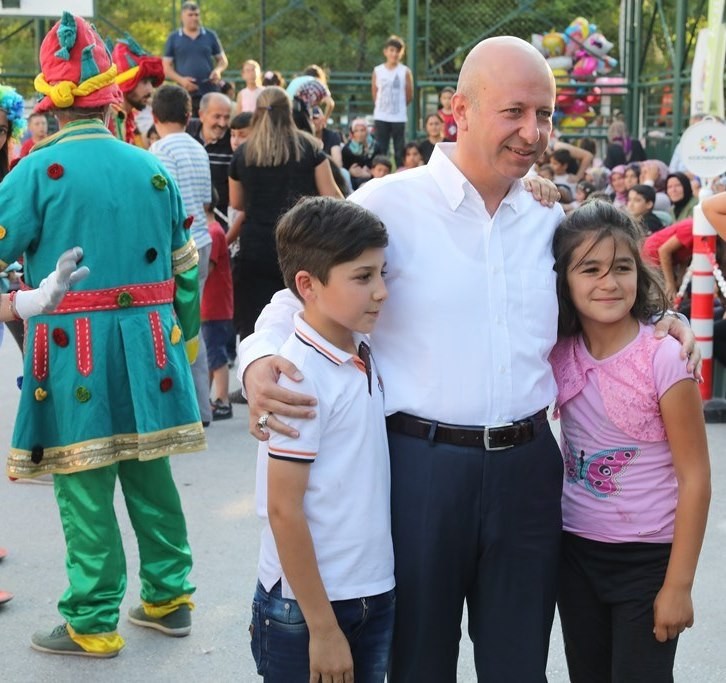 Başkan Çolakbayrakdar, “ 7’den 70’e herkese hitap eden projeler üretiyoruz”