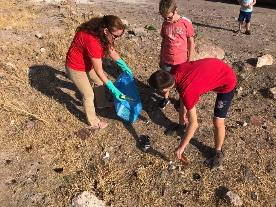 Kaymakam Duru, Dünya Çevre ve Temizlik Günü’nde çöp topladı