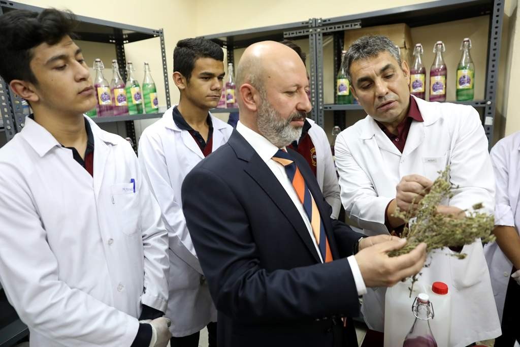 Tıbbi Ve Aromatik Bitki Yetiştiriciliği Projesi meyvelerini verdi