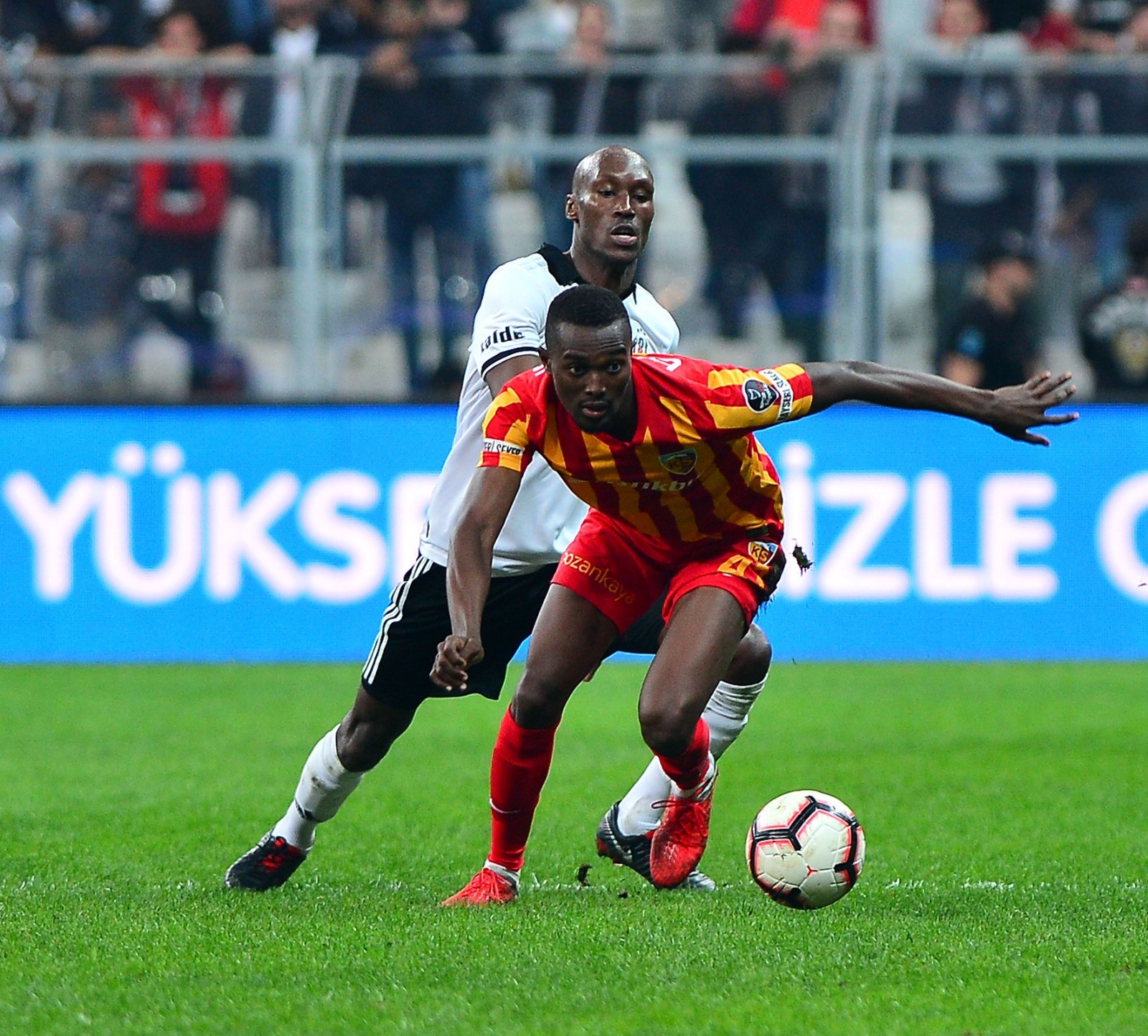 Kayserispor’dan Mensah’a şartlı izin