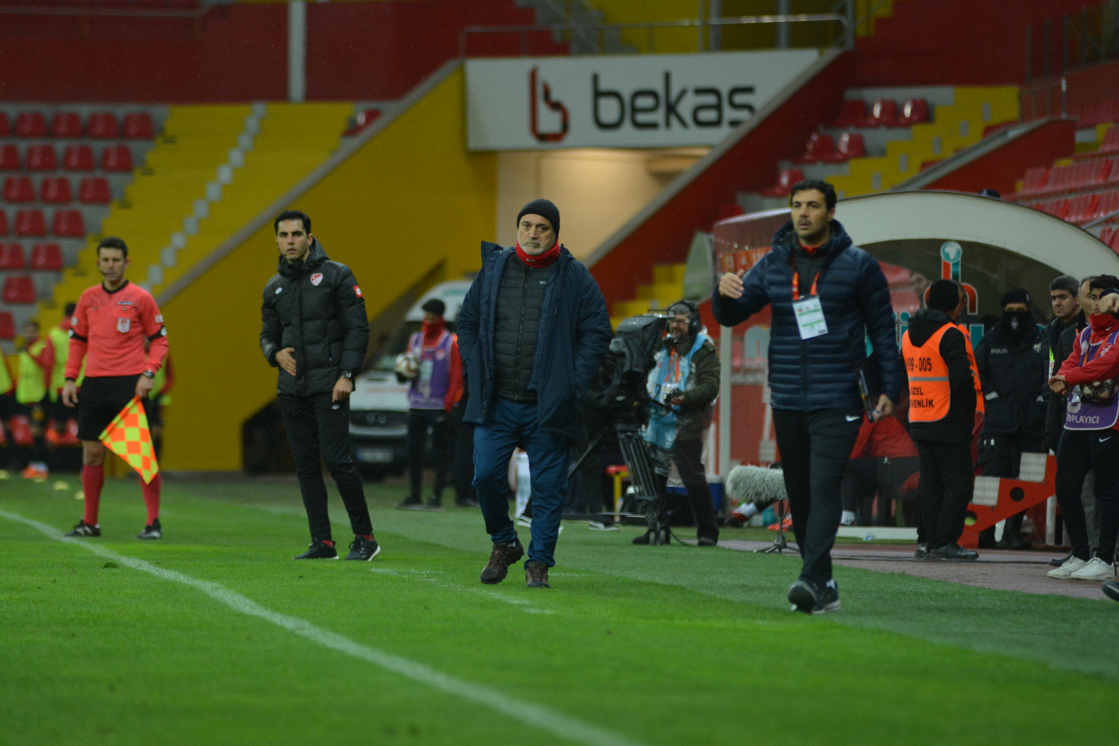 KARAMAN: “OYUNCULARIMDAN MEMNUNUM”