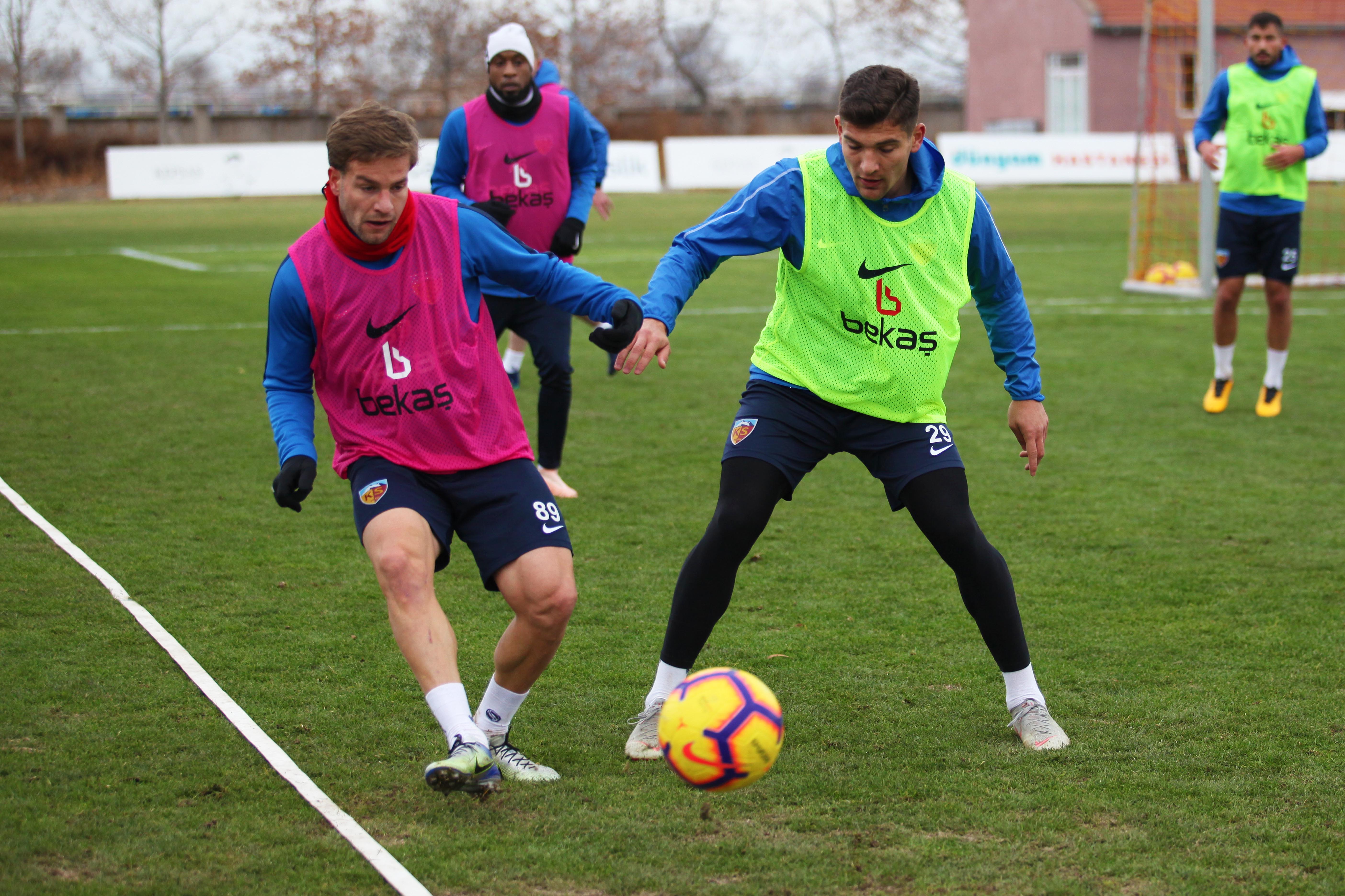 KAYSERİSPOR’UN ERZURUM YOLCULUĞU BAŞLADI