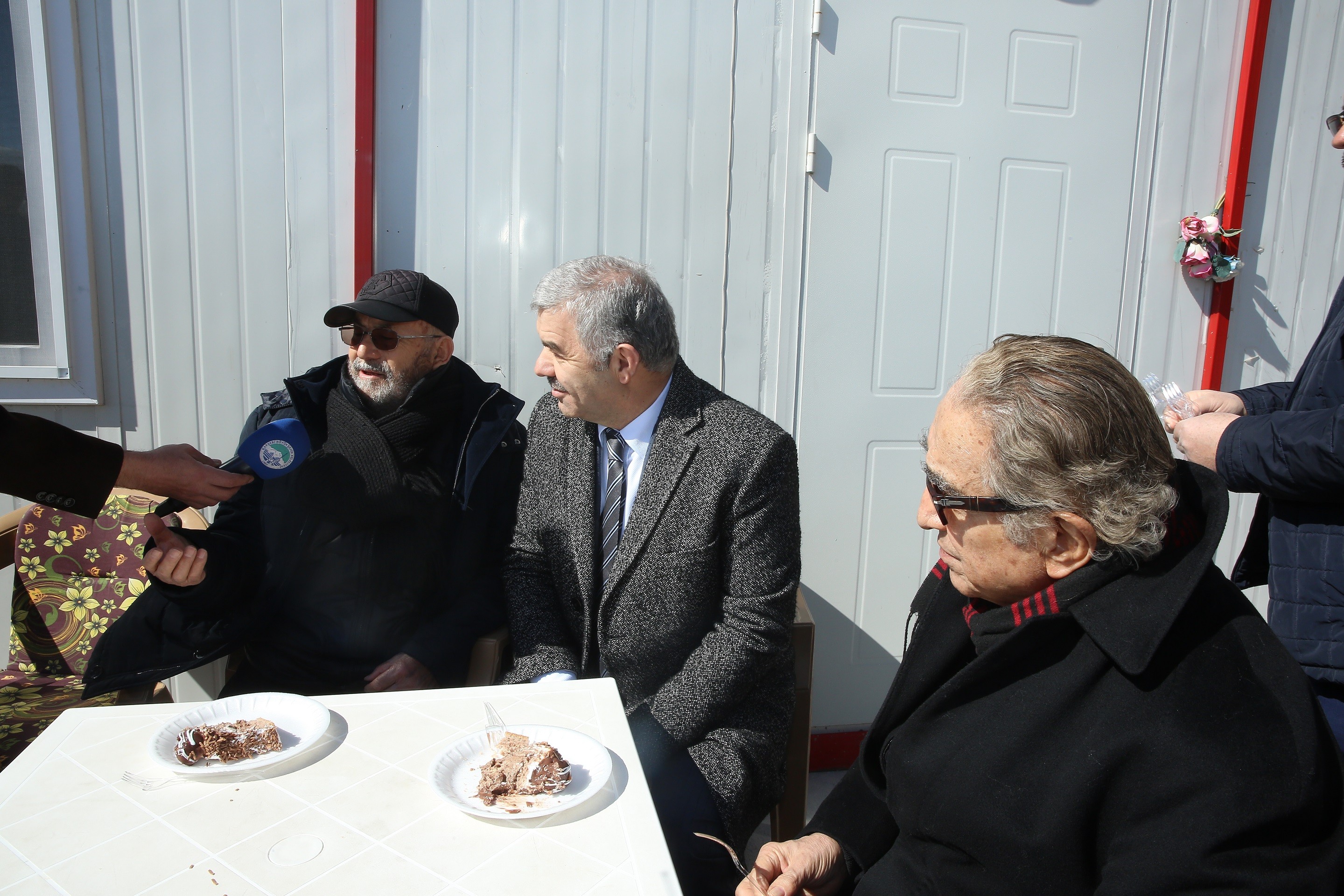 Başkan Çelik, Hayırsever Osman Ulubaş’a doğum günü sürprizi yaptı