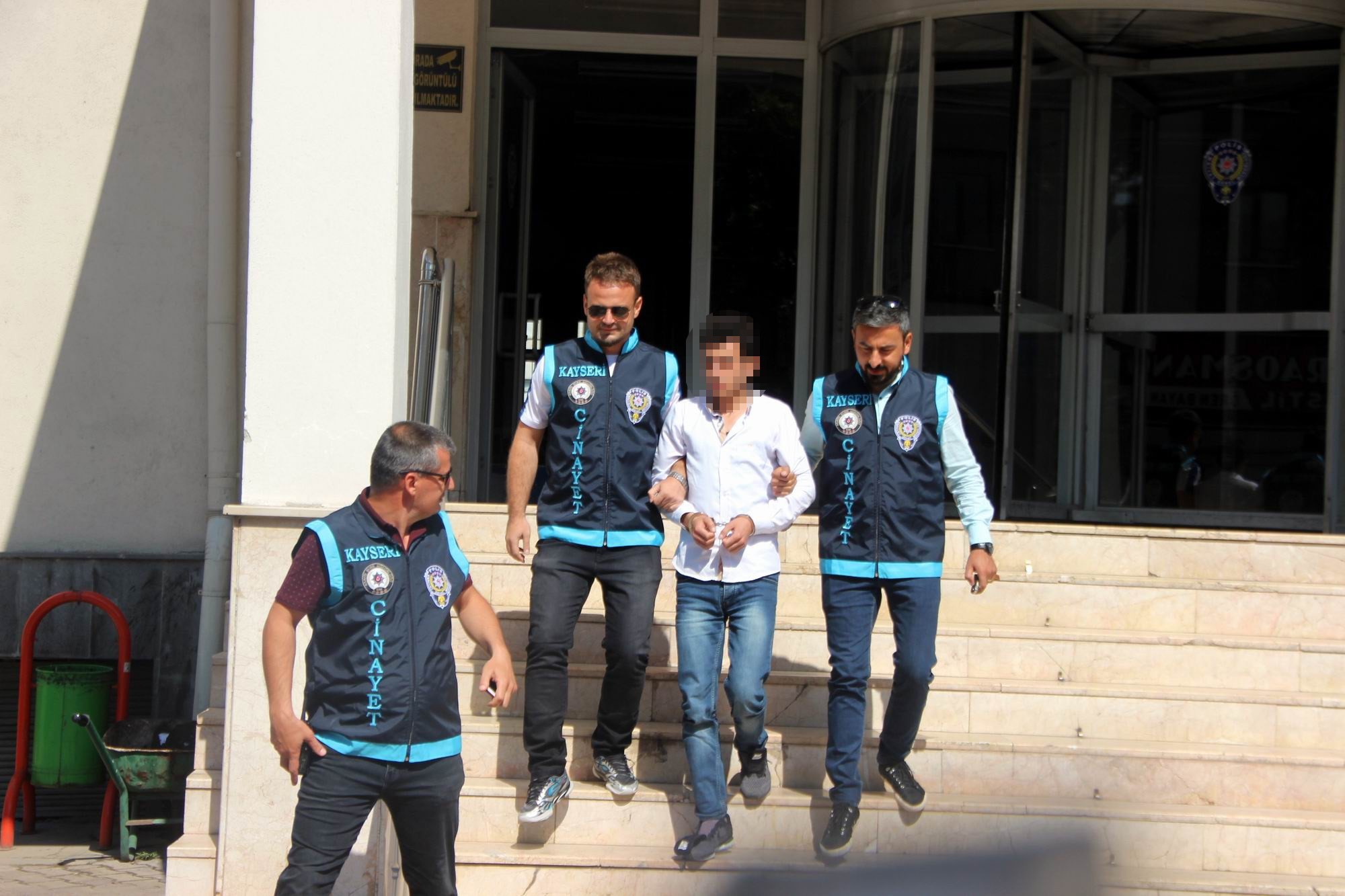 Ortağını öldürdükten sonra benzinle yakan şahıs tutuklandı