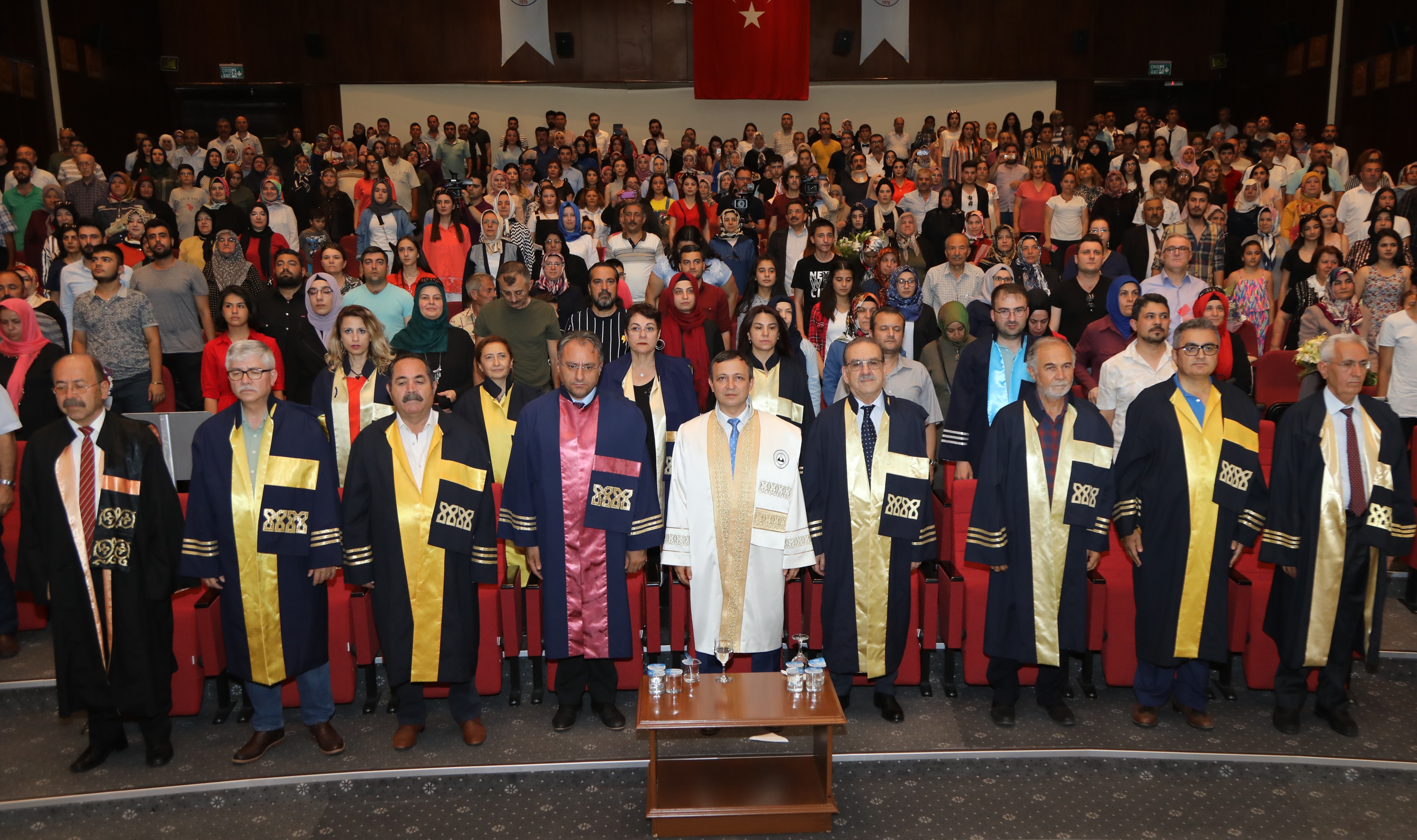 ERÜ Fen Fakültesi Yeni Mezunlarını Verdi
