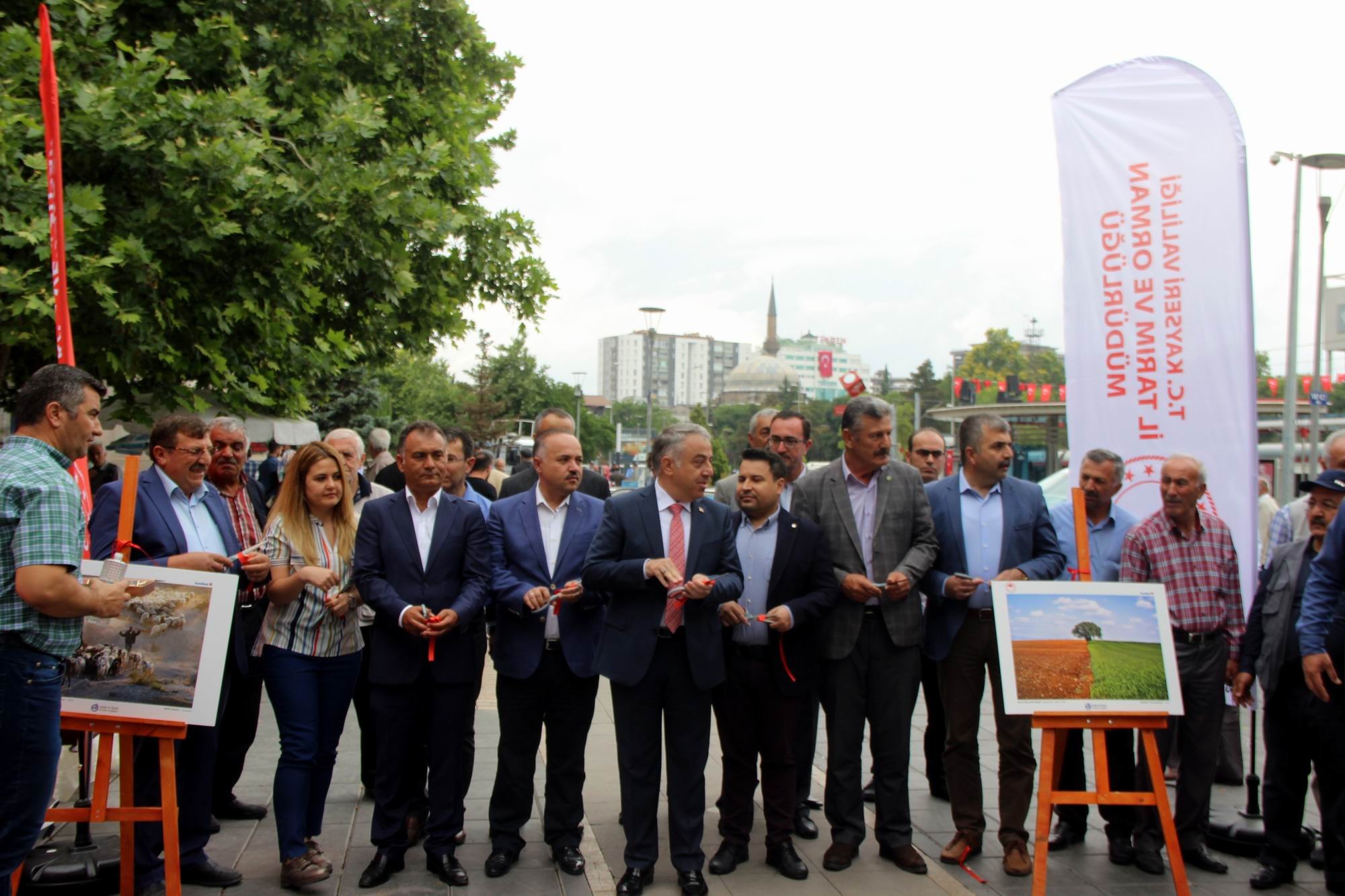 Tarım ve İnsan konulu fotoğraf sergisi açıldı