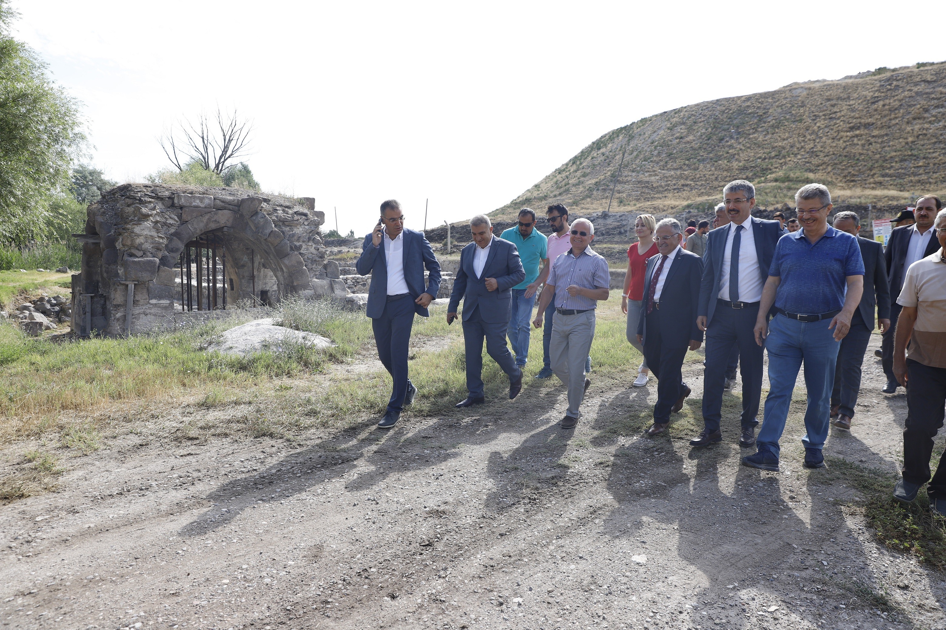 Büyükkılıç: “Keykubadiye Sarayı bir an önce gün yüzüne çıkmalı”