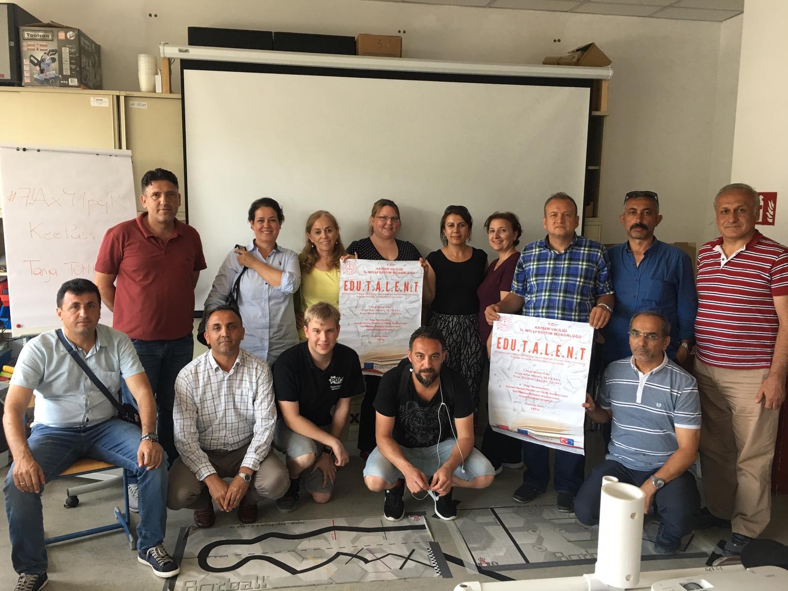 Öğretmenler Avrupa’da Bilişim Teknolojilerini derste Kullanma Yeterliliklerini Arttırdı