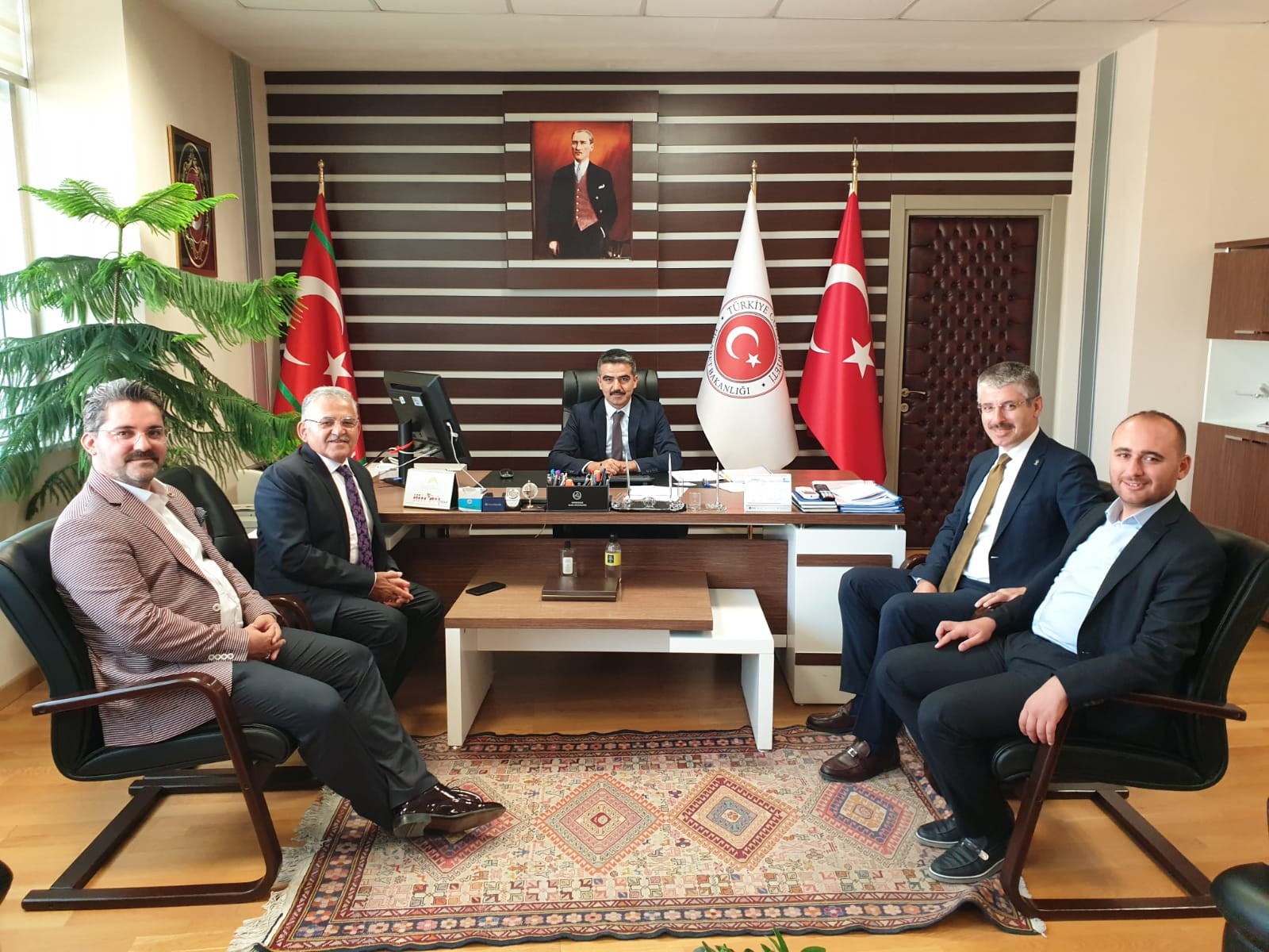 Büyükkılıç, Çevre ve Şehircilik Bakanı Kurum ile önemli bir görüşme yaptı