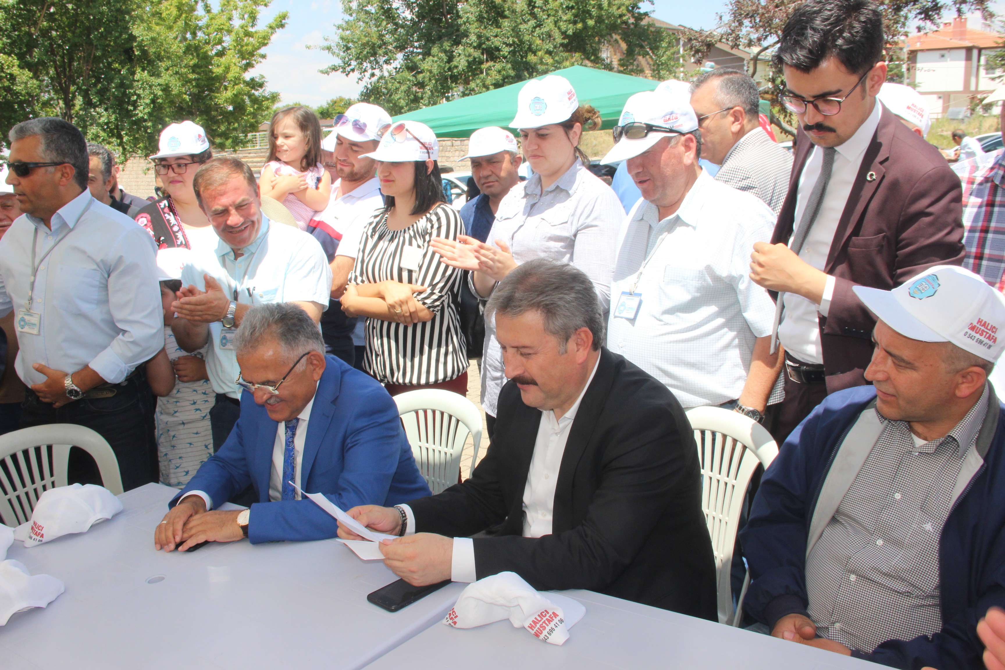 Başkan Büyükkılıç, “Bu selalar milletin uyanışı üzerine söylenecekse mazeret gözetmeden meydanda olacağız”