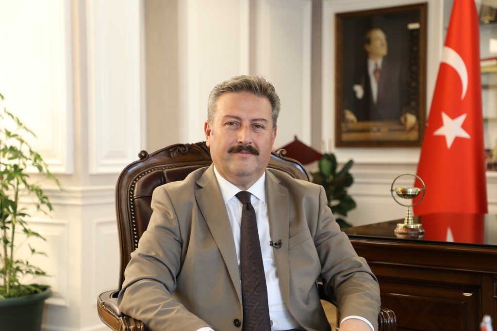 Tınaztepe ve Danışmentgazi yüzme havuzları 7 gün hizmet veriyor