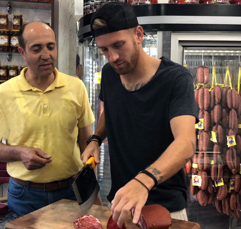 Kayserisporlu futbolcu Pedro Henrique pastırma doğradı
