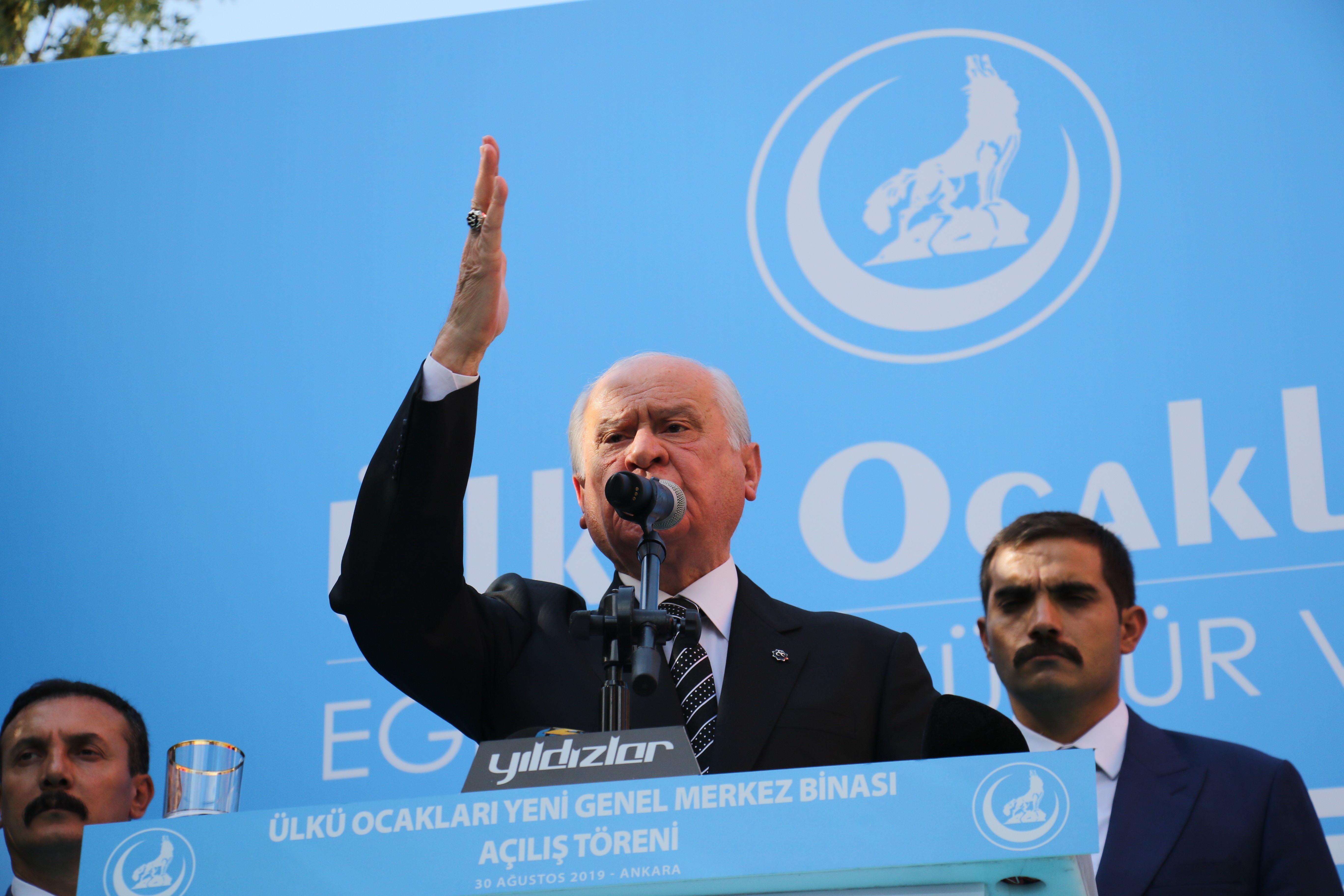 Bahçeli: “Ülkü Ocakları aklın, ahlakın, adanmışlığın, anıt gibi yükselen millet ve vatan sevdasının kaynağıdır”