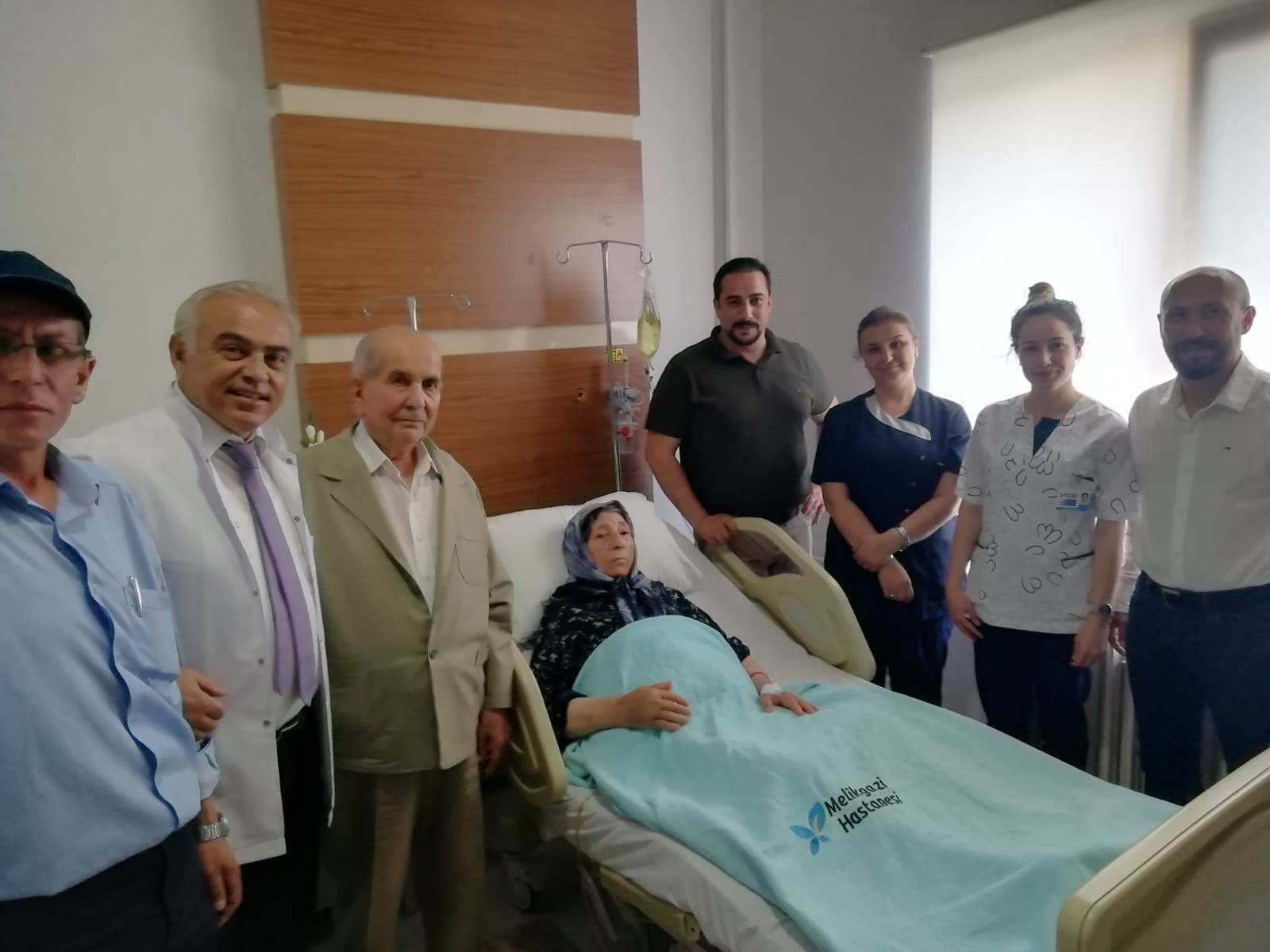 94 Yaşında Kanseri Yendi
