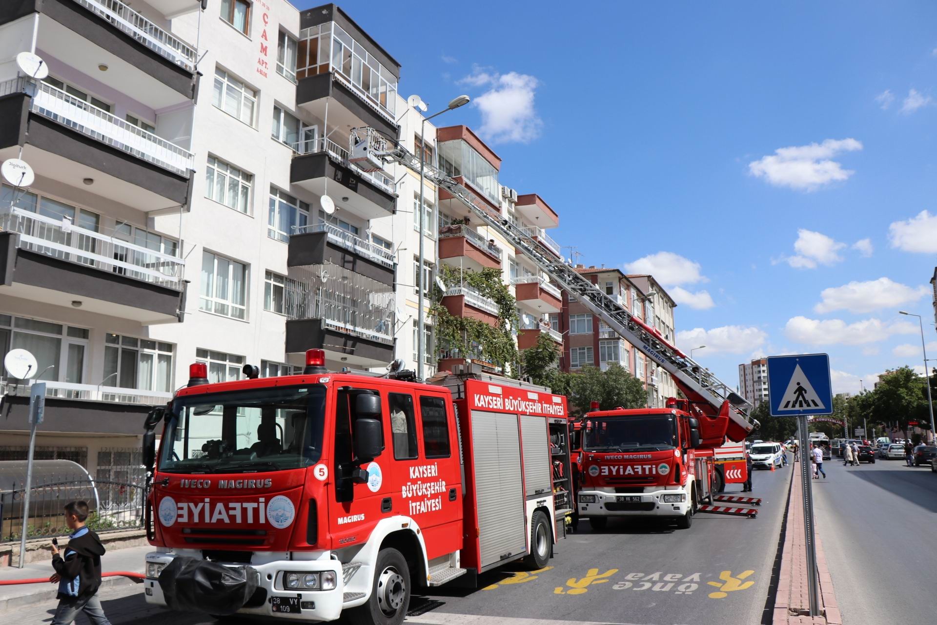 Evde Çıkan Yangın Korkuttu