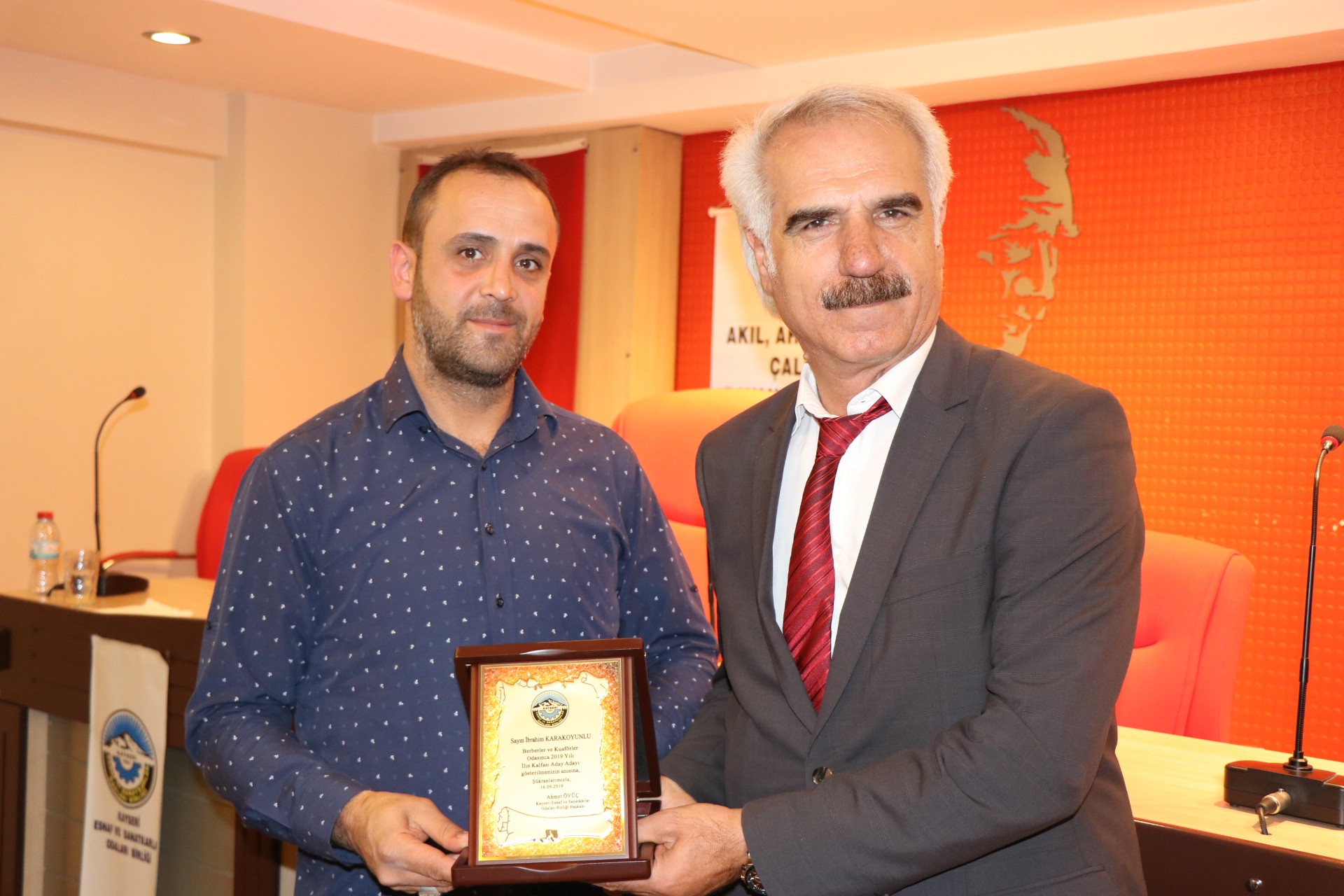 Ahi Adaylarına Plaket Verildi