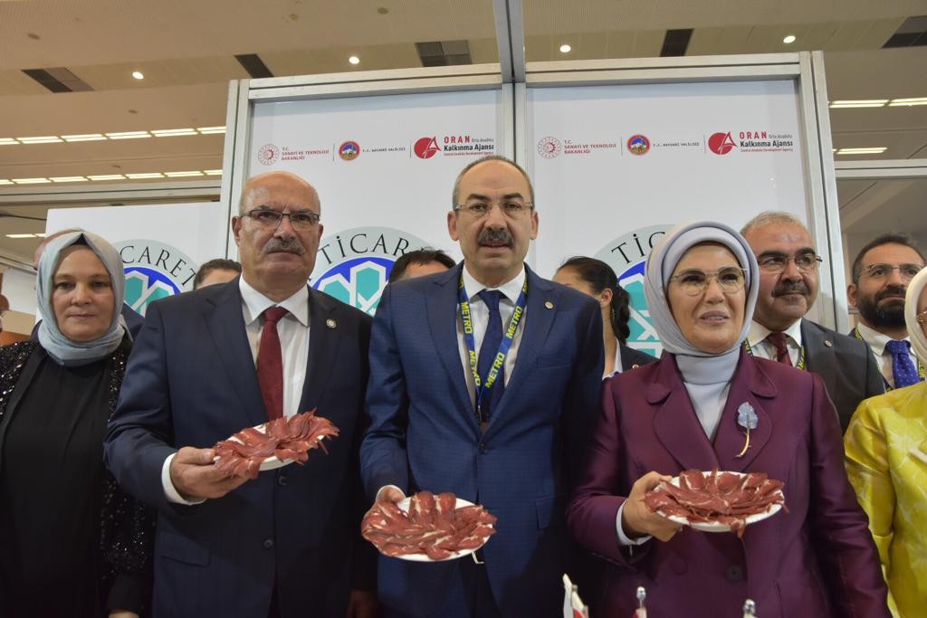 Emine Erdoğan KTO Standında