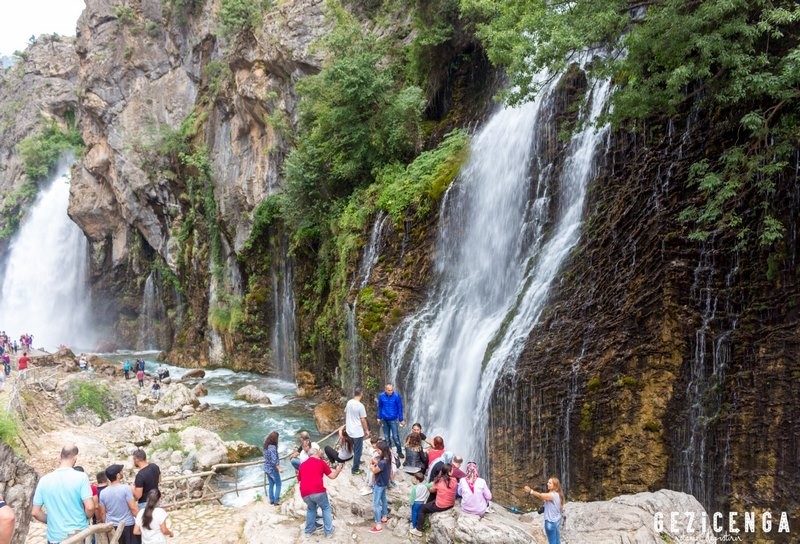 Kapuzbaşı Şelalesi’ne ziyaretçi akını