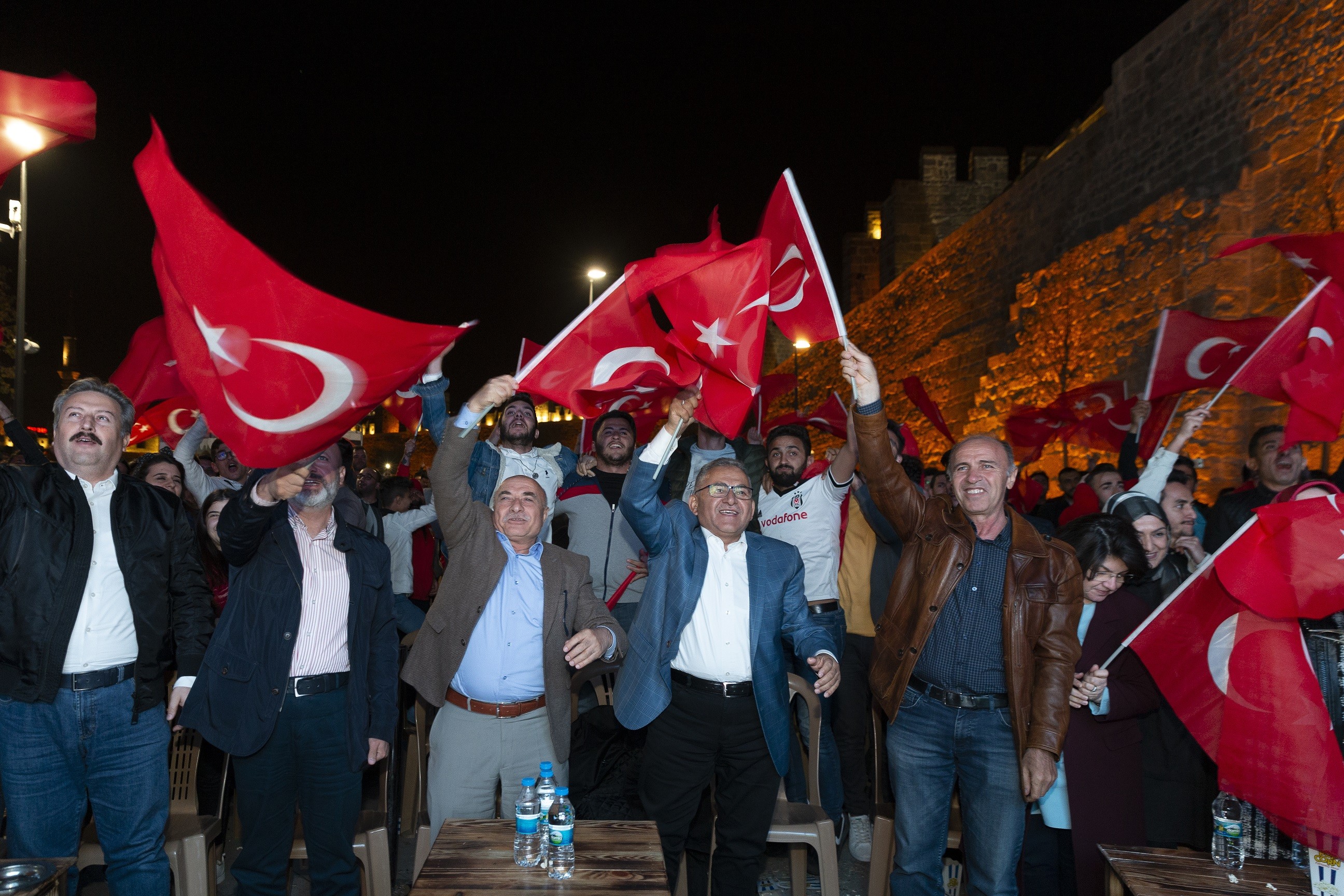 Başkan Büyükkılıç’tan Asker Selamı