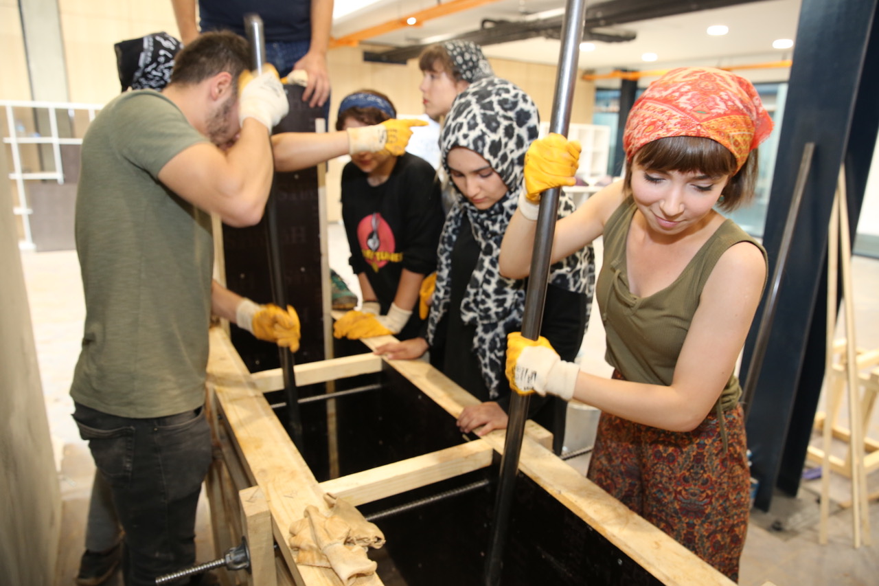 AGÜ’den Sıkıştırılmış Toprak Atölyesi