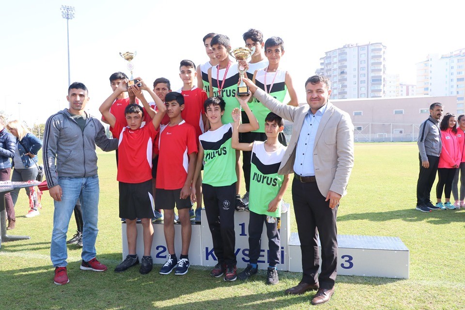 Atletler 29 Ekim Cumhuriyet Kupası İçin Yarıştı