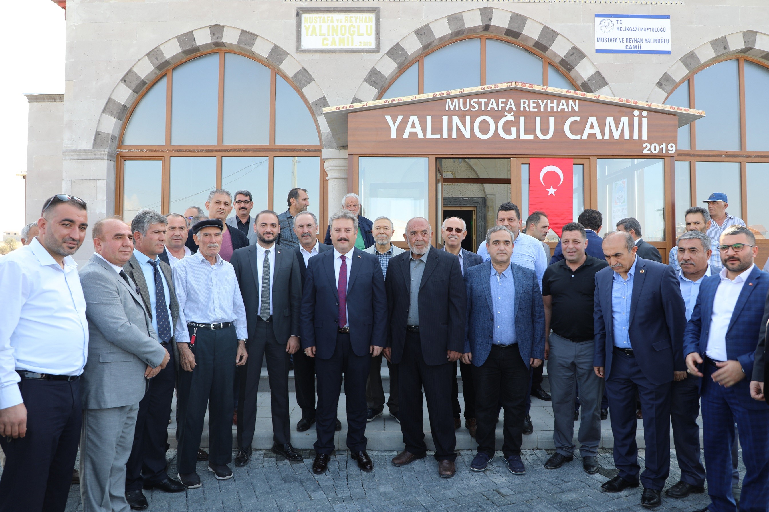 Mustafa ve Reyhan Yalınoğlu Cami tanıtım törenine yoğun ilgi