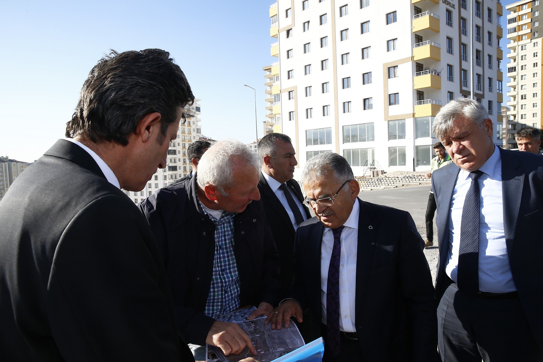 Başkan Büyükkılıç, yol ve kavşak yapım çalışmalarıyla ilgili incelemelerde bulundu