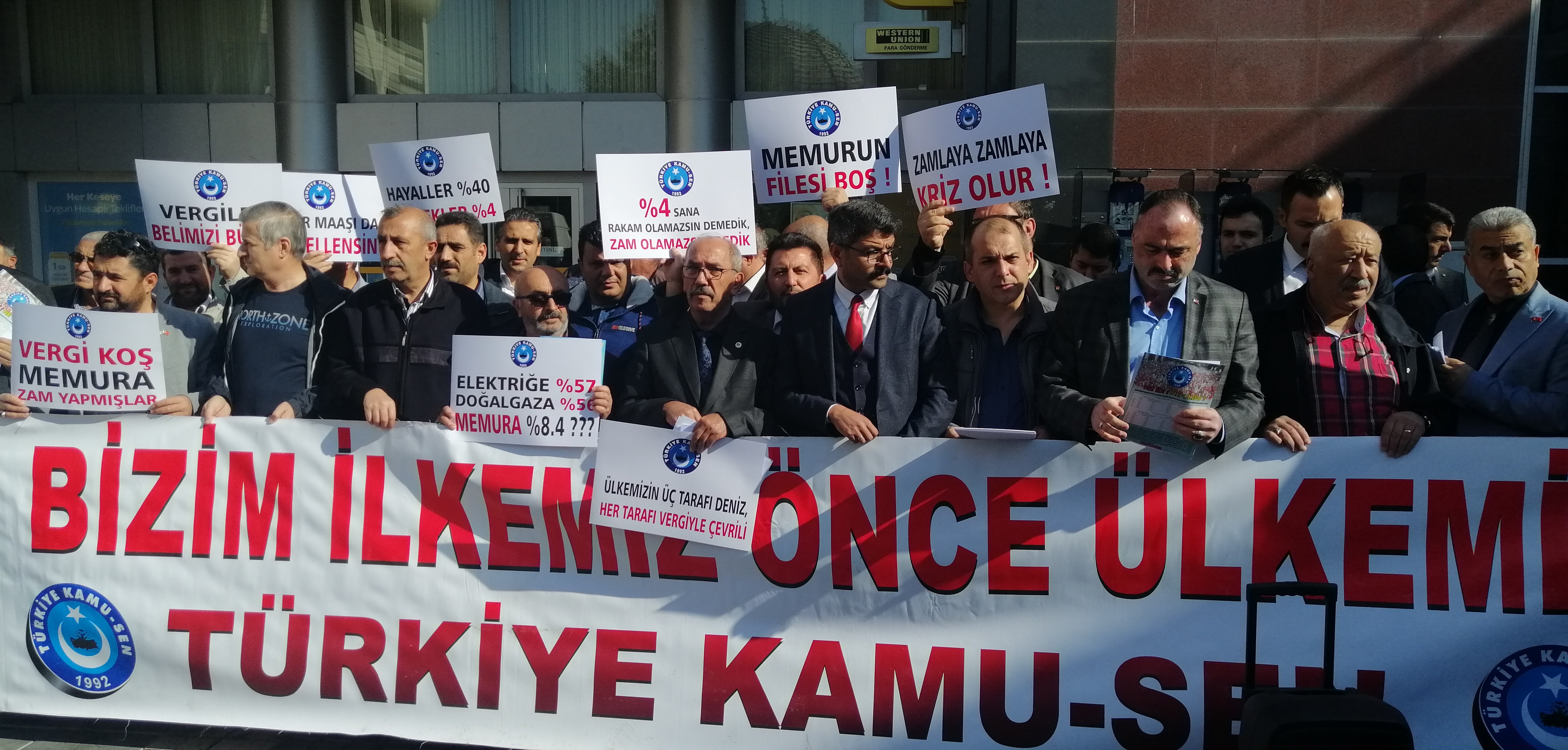 Kamil Ünal: “Memurlara verilen zam harcamalar karşısında devede kulak bile kalmıyor”