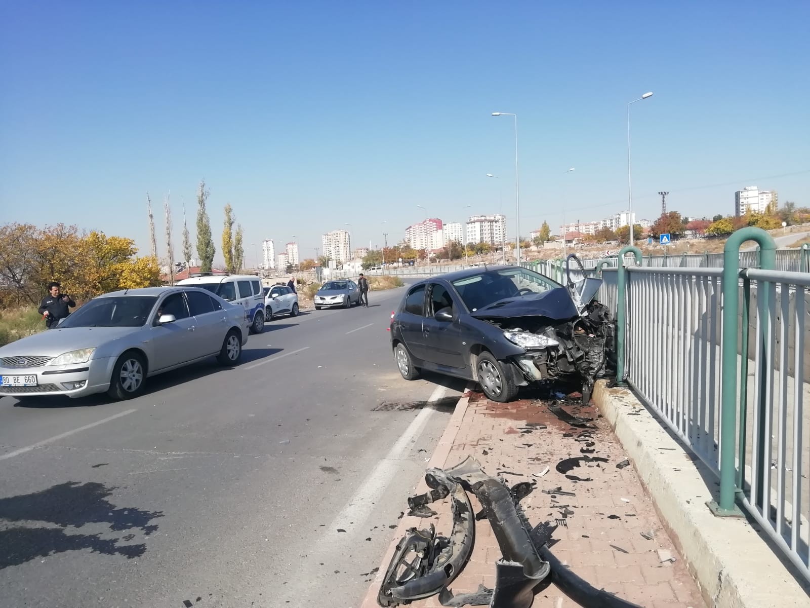 Kontrolünü kaybetti, kanala uçmaktan son anda kurtuldu