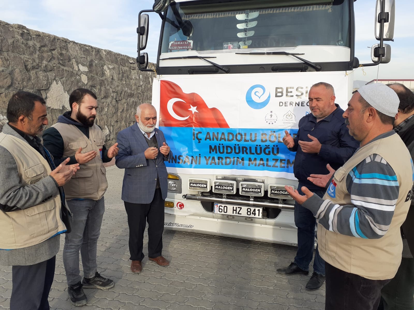 Beşir Derneği, Suriye’deki savaş bölgelerine 1 tır yardım gönderdi