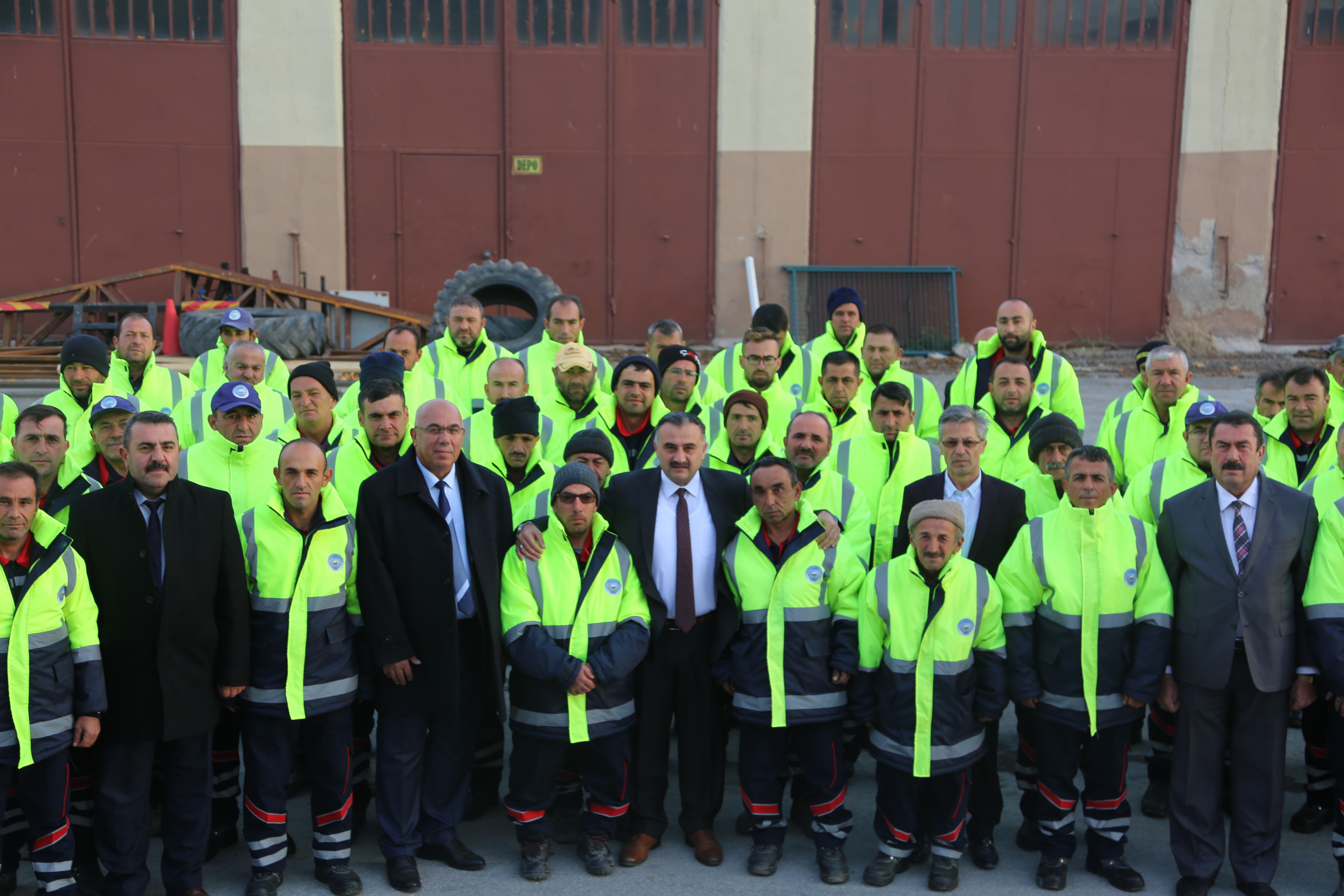 Develi’de ekiplerin kış hazırlıkları devam ediyor