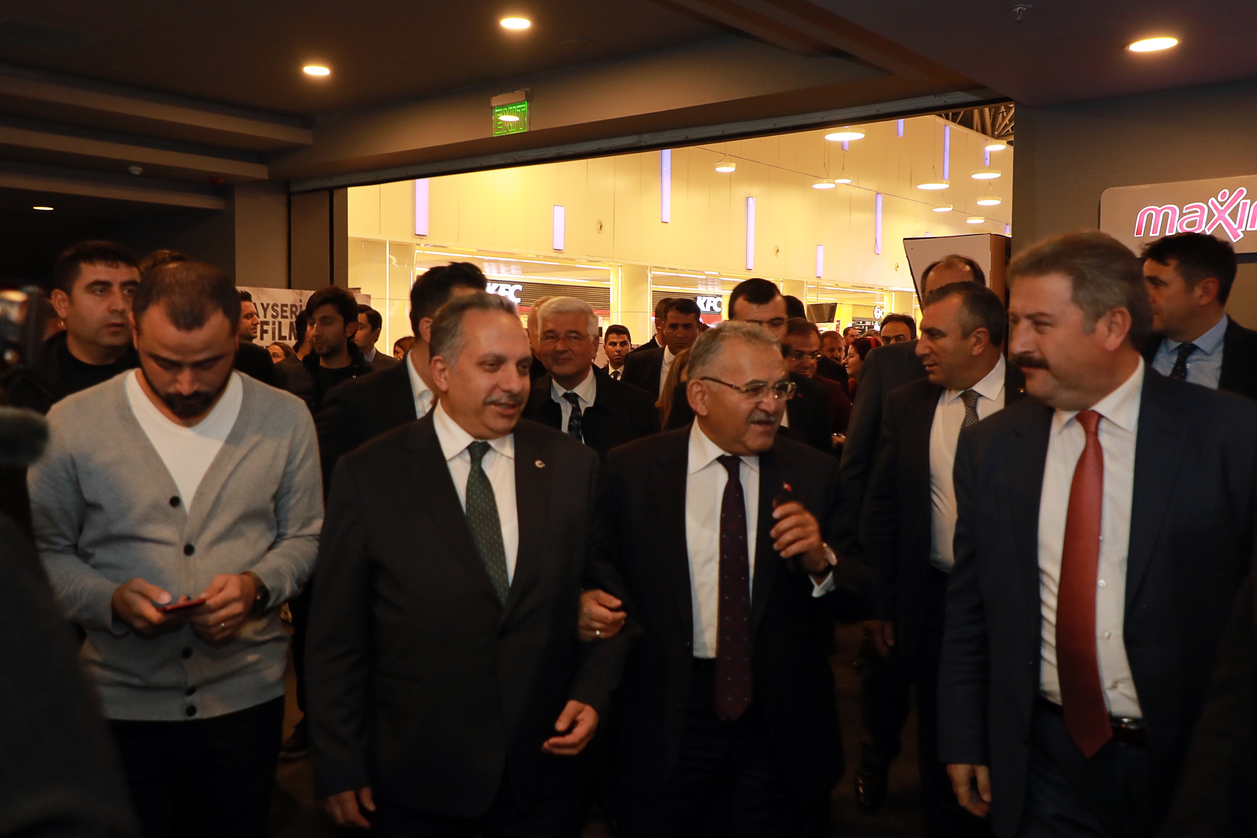 Festivale görkemli açılış
