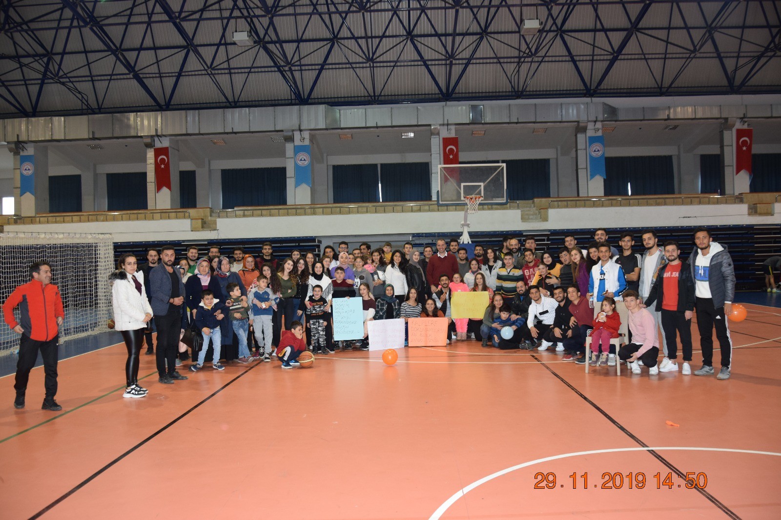 ERÜ Spor Bilimlerinden “Otizmin farkındayız onların yanındayız” etkinliği