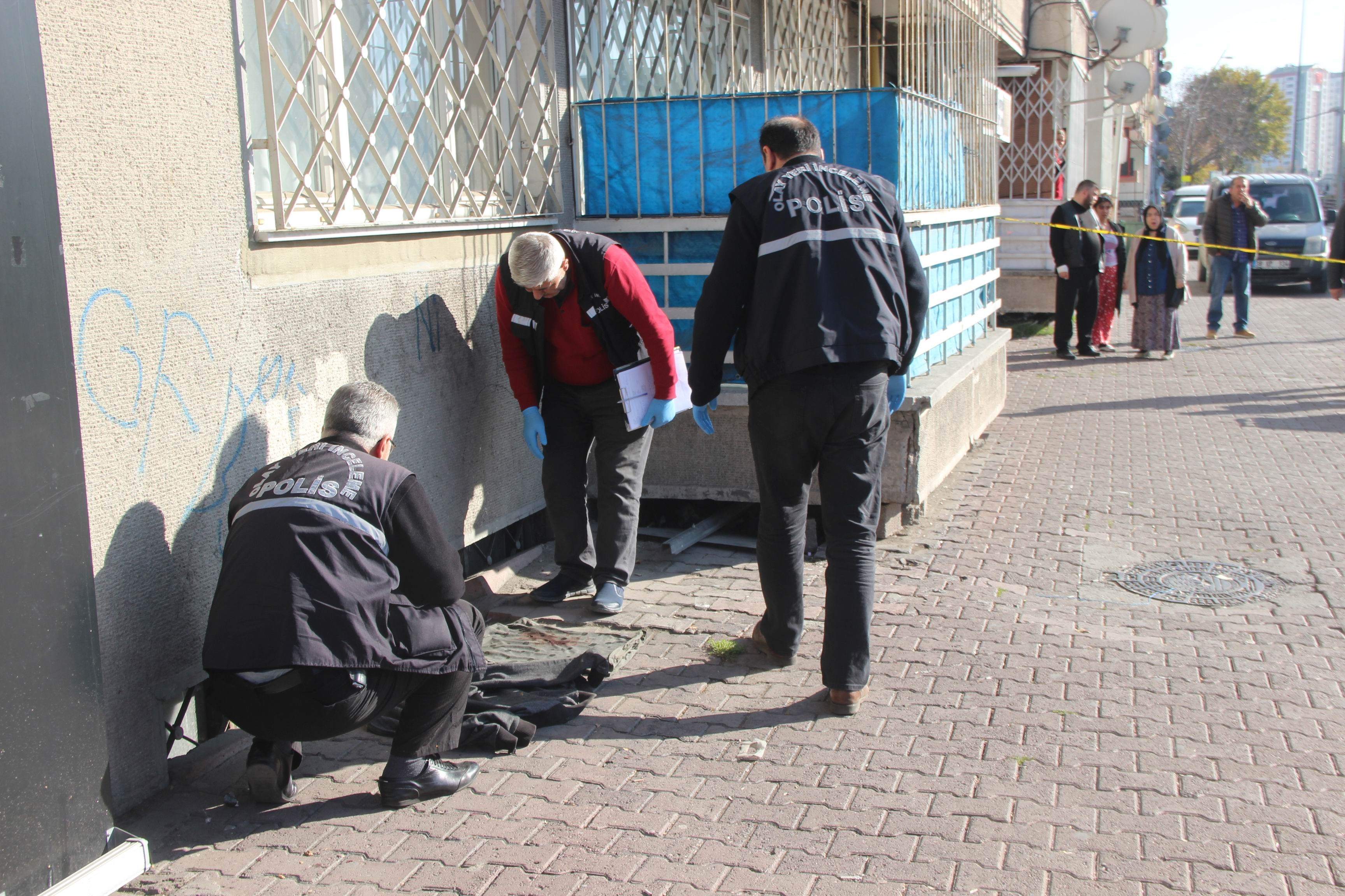 Polise saldıran zanlı yaralandı