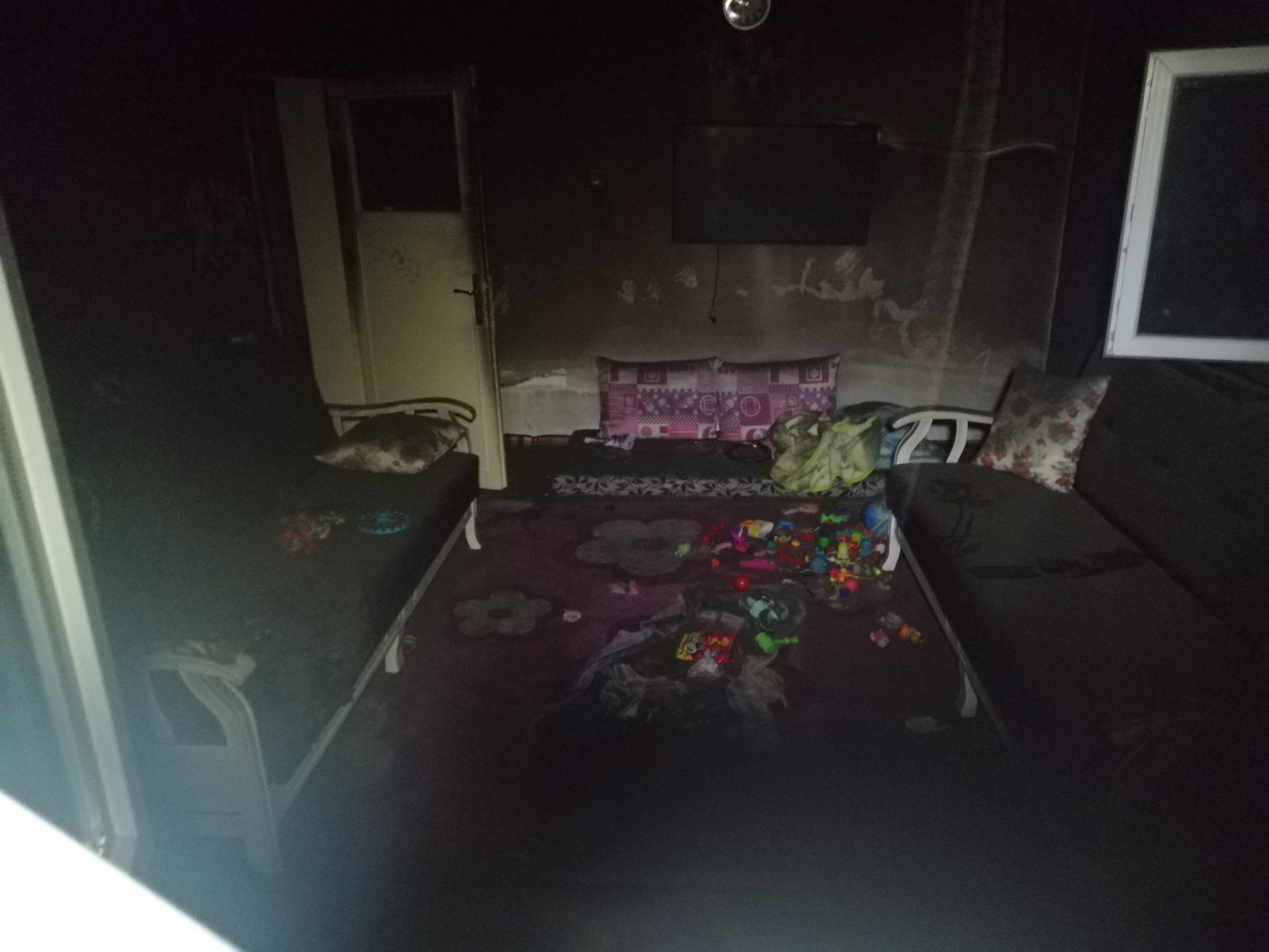 Yangından geriye oyuncakları kaldı