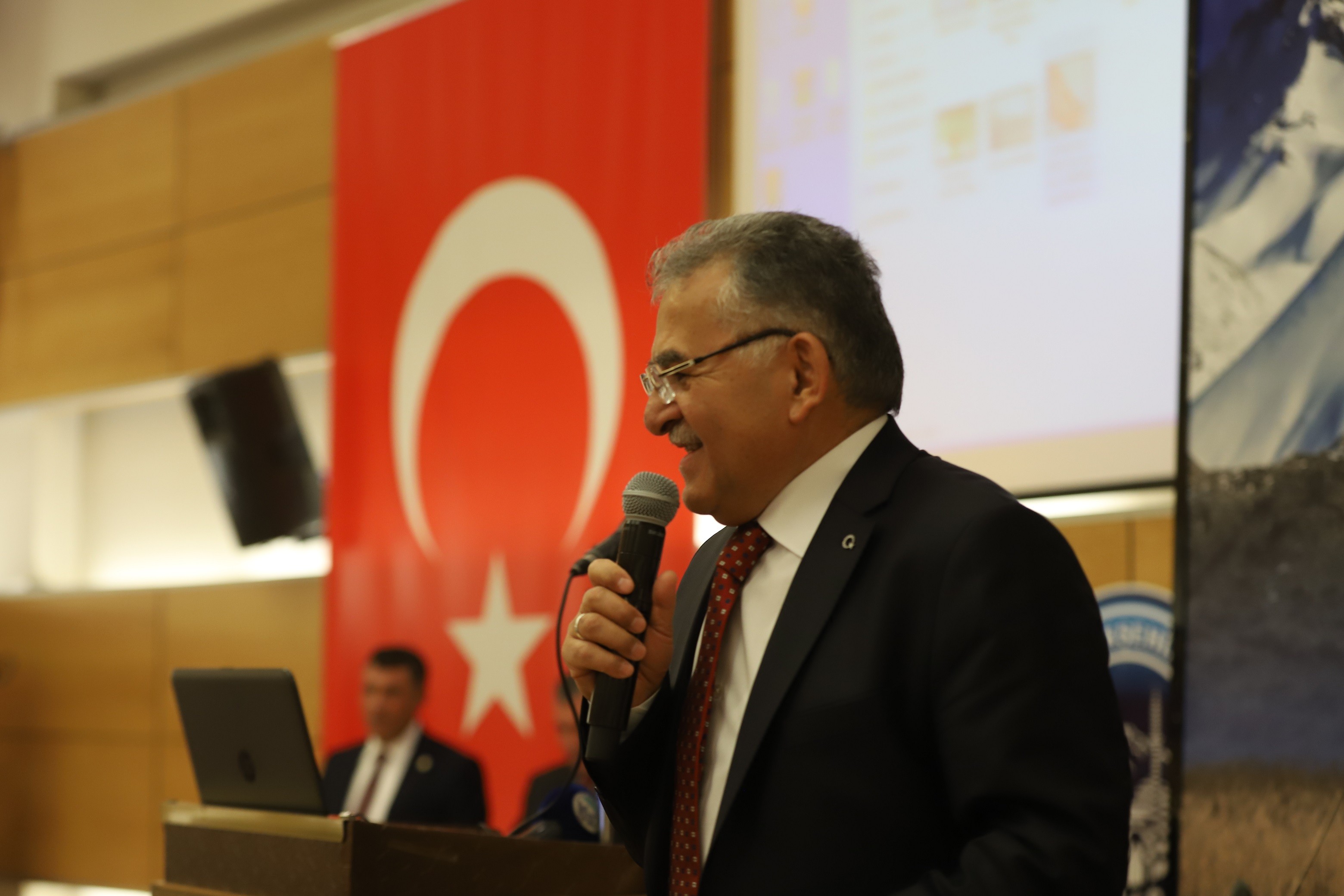 Başkan Büyükkılıç, “Turizmin, şöyle bir omuz verilse önemli noktaya geleceğini biliyoruz”