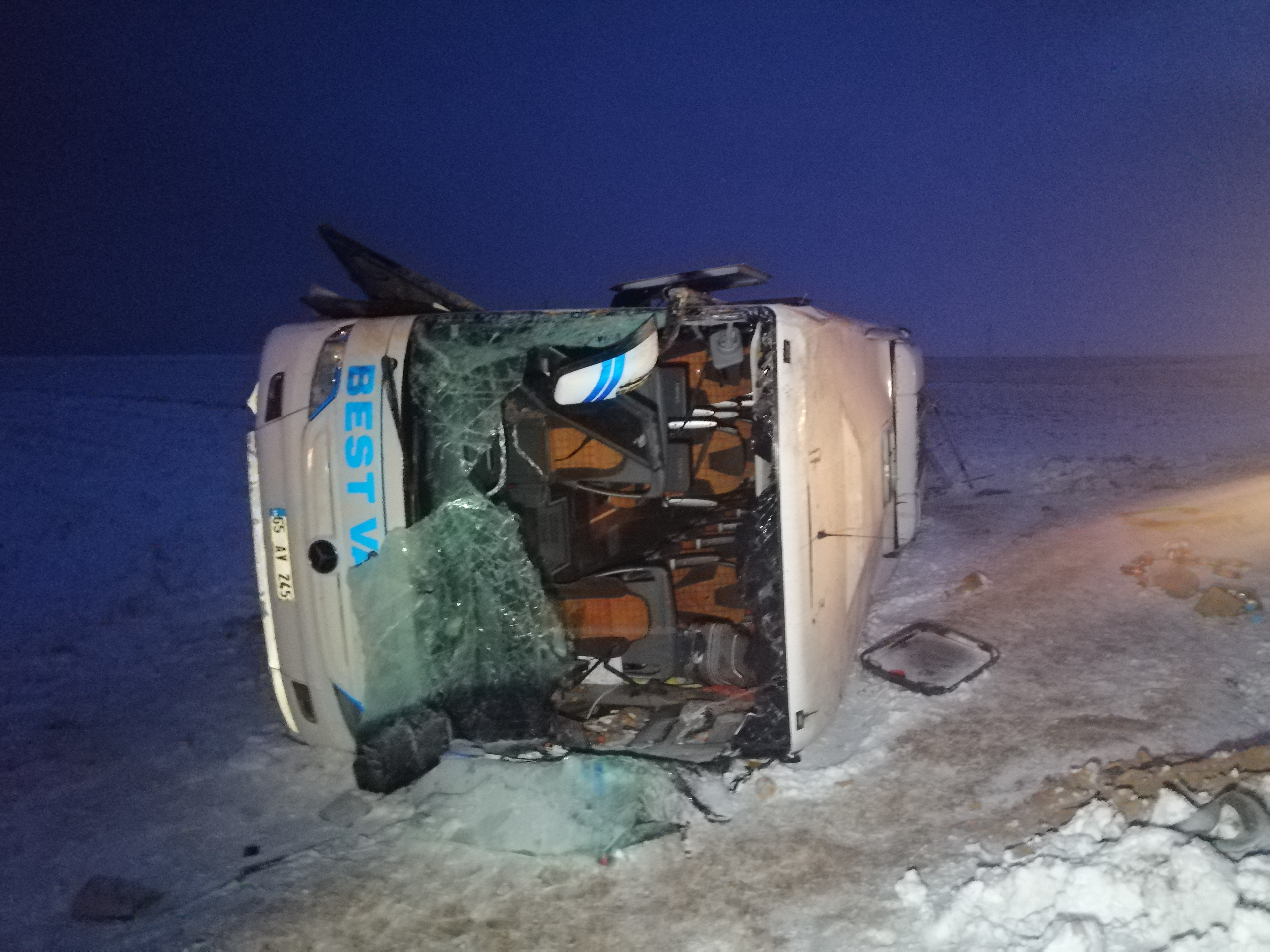 Kayseri’de yolcu otobüsü devrildi: 23 kişi yaralandı