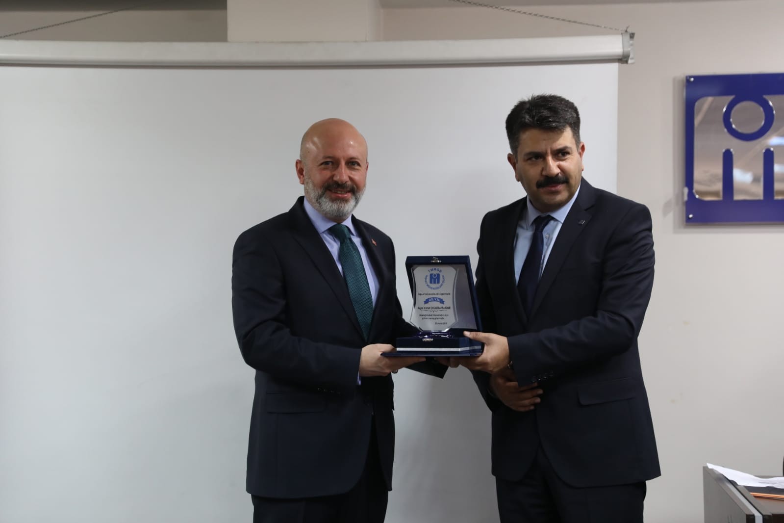 Başkan Çolakbayrakdar’a meslekte 25. yıl onur ödülü