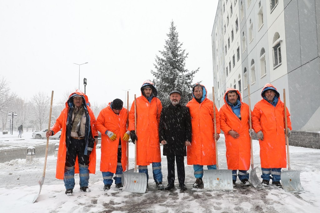 Kocasinan Belediyesi, kar yağışı için teyakkuzda