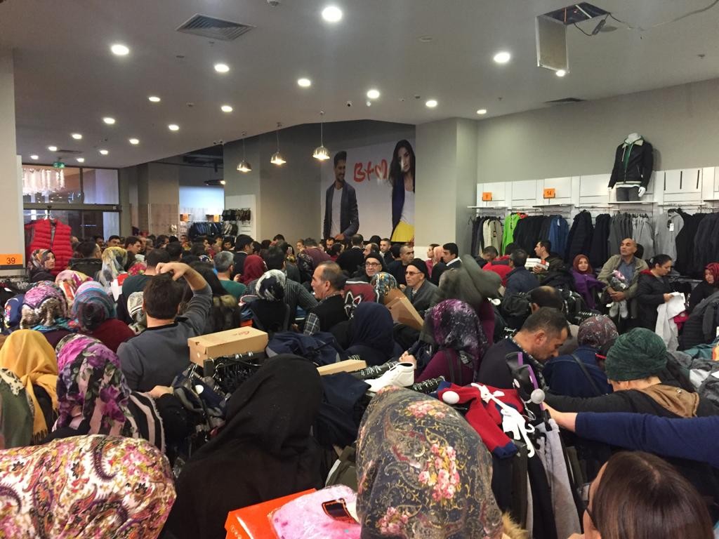 Kayseri’de ‘Muhteşem Cuma’ izdihama sebep oldu