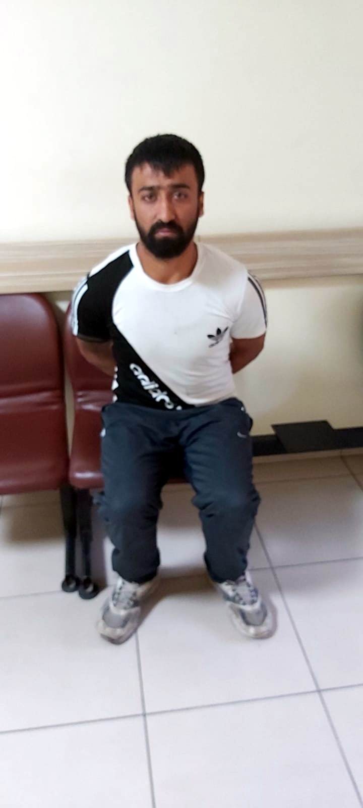 7 ayrı suçtan yakalama emri olan 20 yaşındaki şahıs kovalamaca sonucu yakalandı