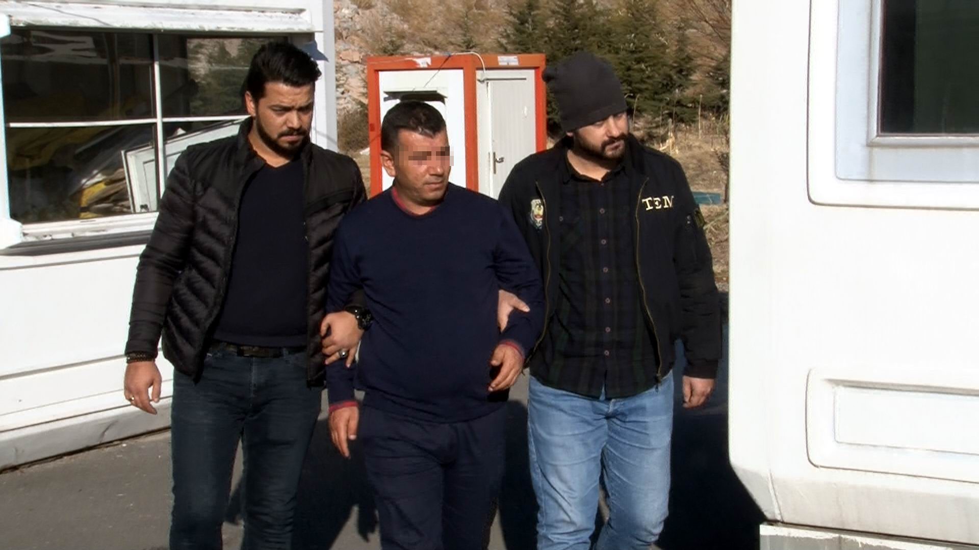 Barışmaya geldi kurşun yağdırdı: 2 yaralı