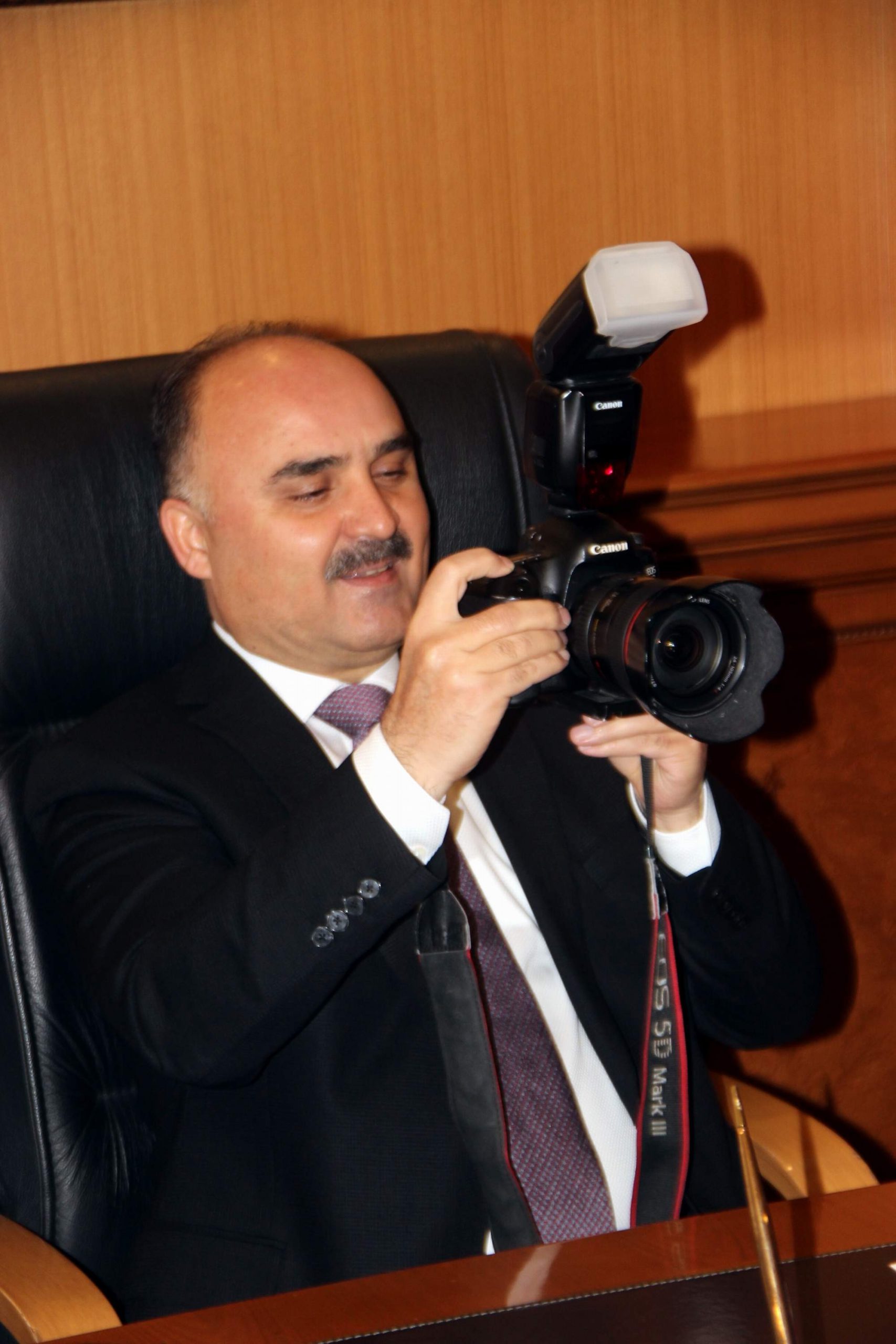 Vali Günaydın, “Gazeteciler, vatandaşla kurumlar arasında köprü görevi görmektedir”