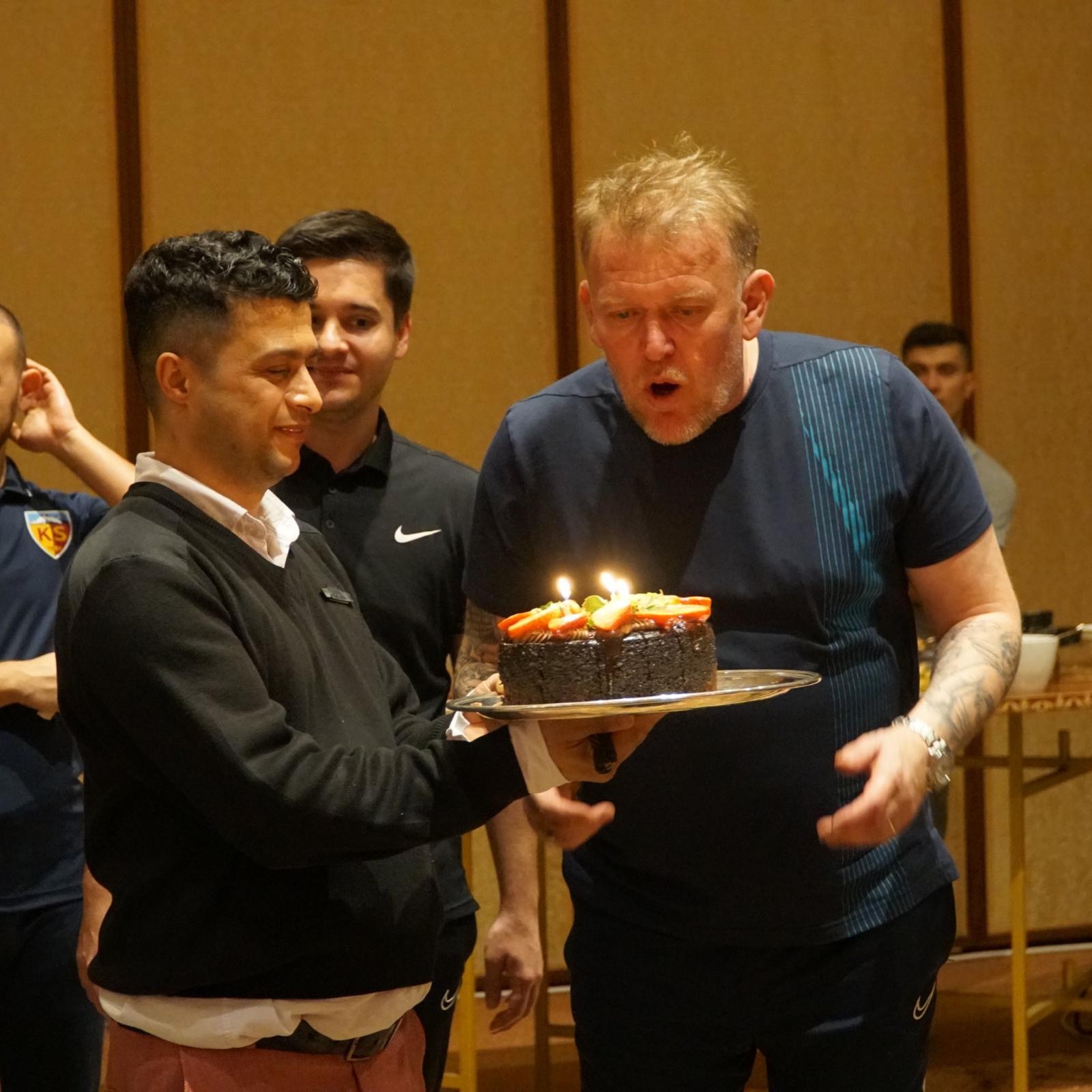 Kayserispor kampında sürpriz doğum günü