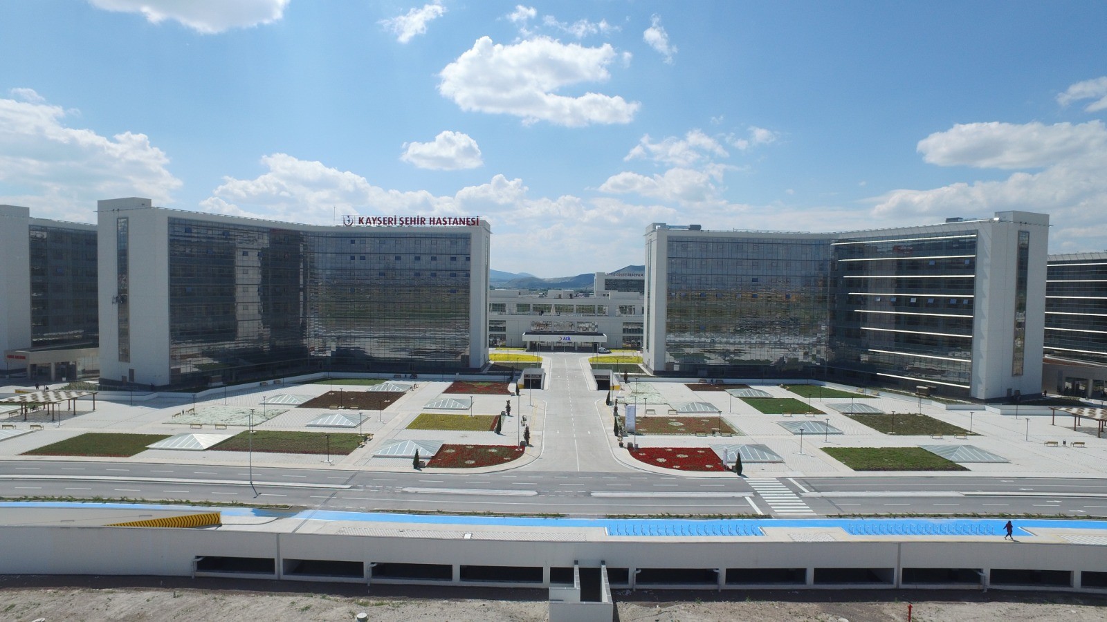 Prematüre Doğan Bebeğin Kalbindeki Damar Açıklığı Anjiyografik Yöntemle Kapatıldı