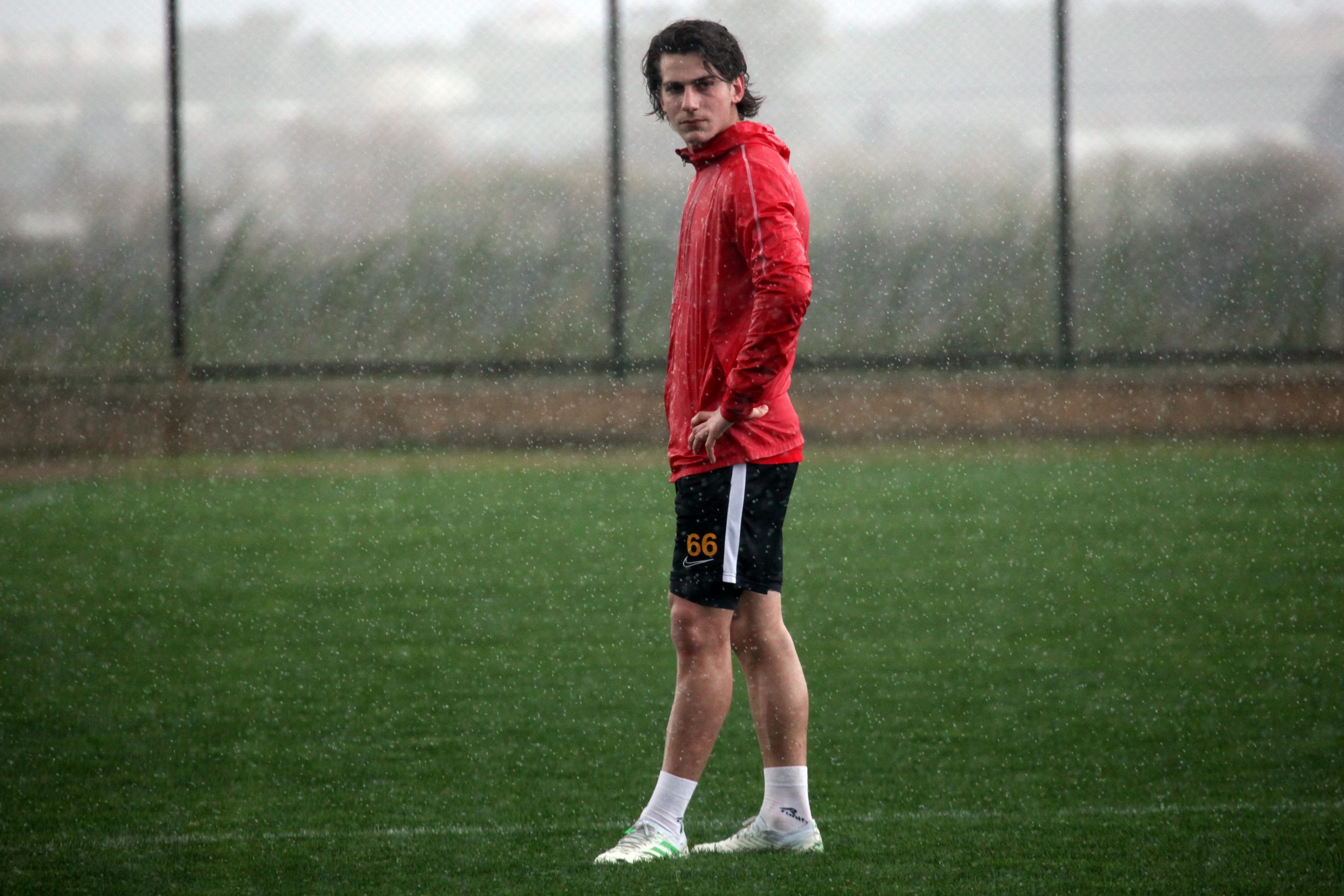 Kayserispor’a yeni stoper