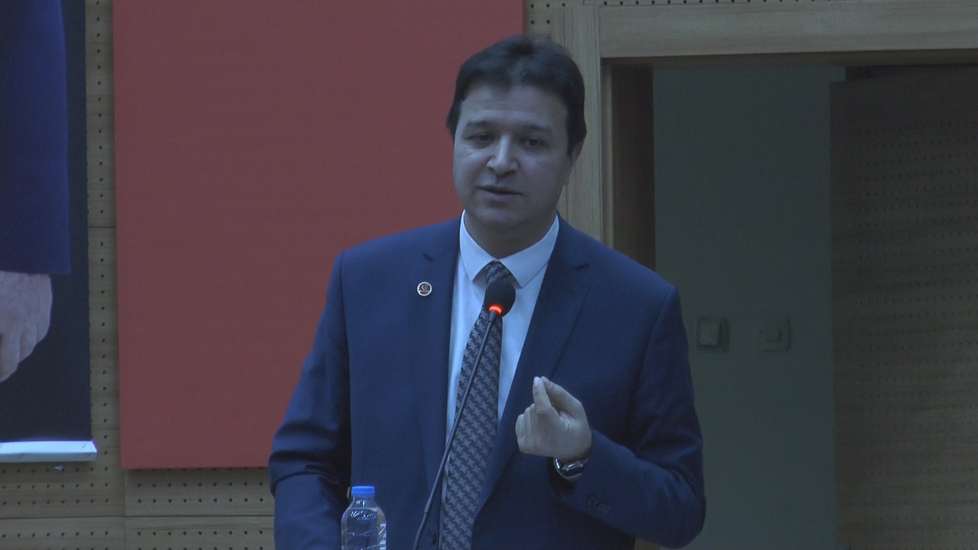 Mahmut Arıkan: “Hükümet deprem hadisesini kapatmak için elinden geleni yapıyor”