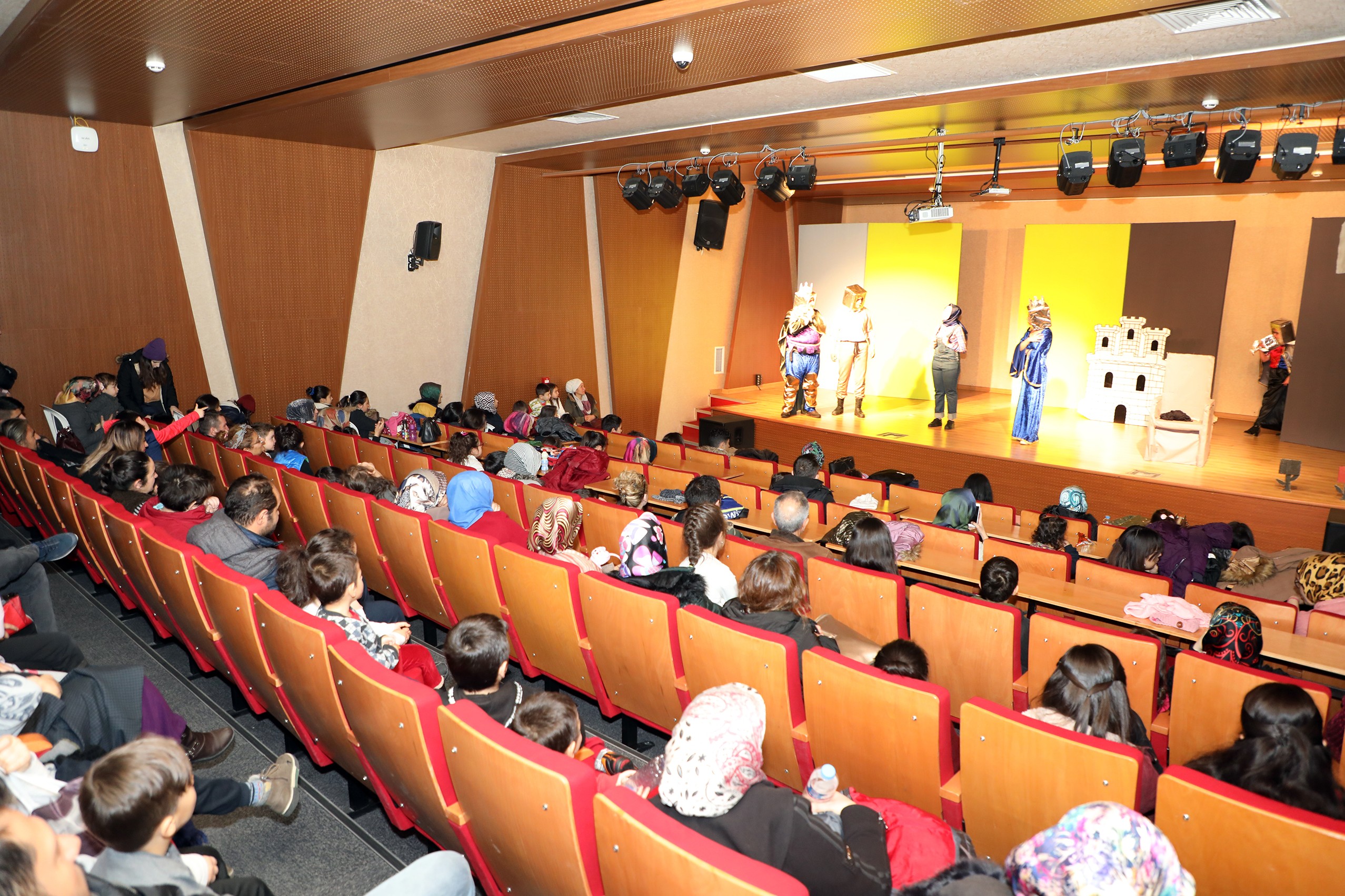 Talas’ta doğa sevgisi oyunla anlatıldı